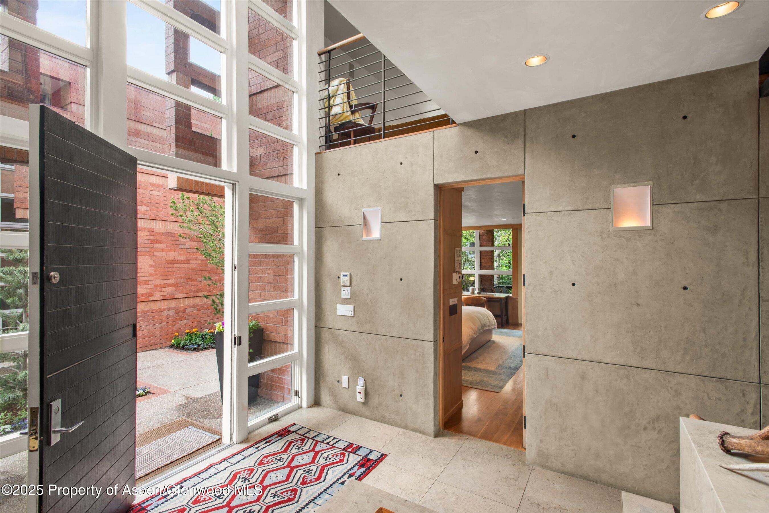 706 E Hyman Avenue 706