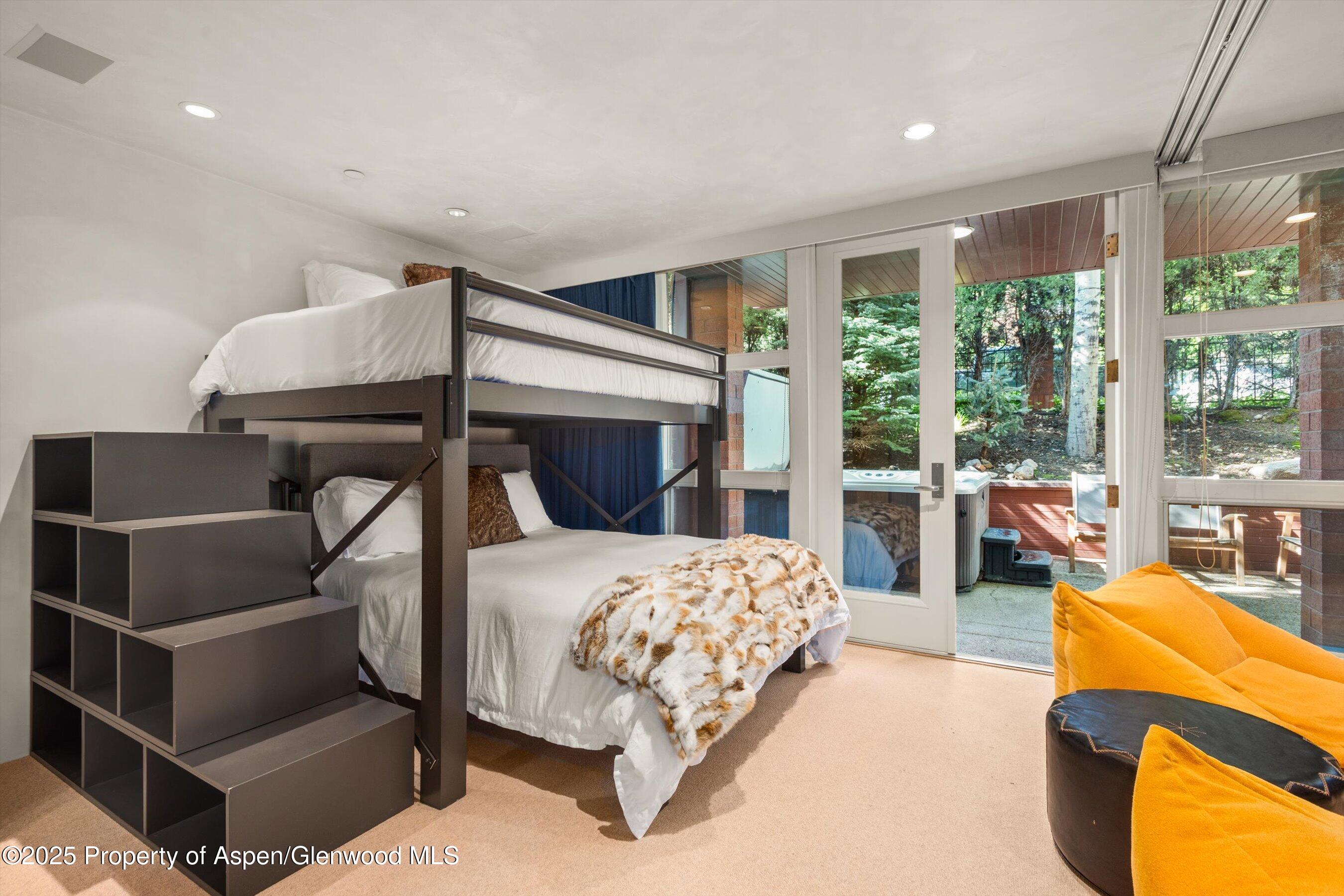 706 E Hyman Avenue 706