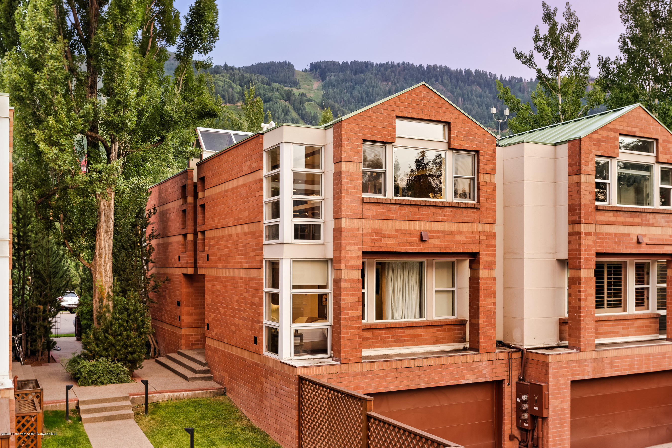 706 E Hyman Avenue 706