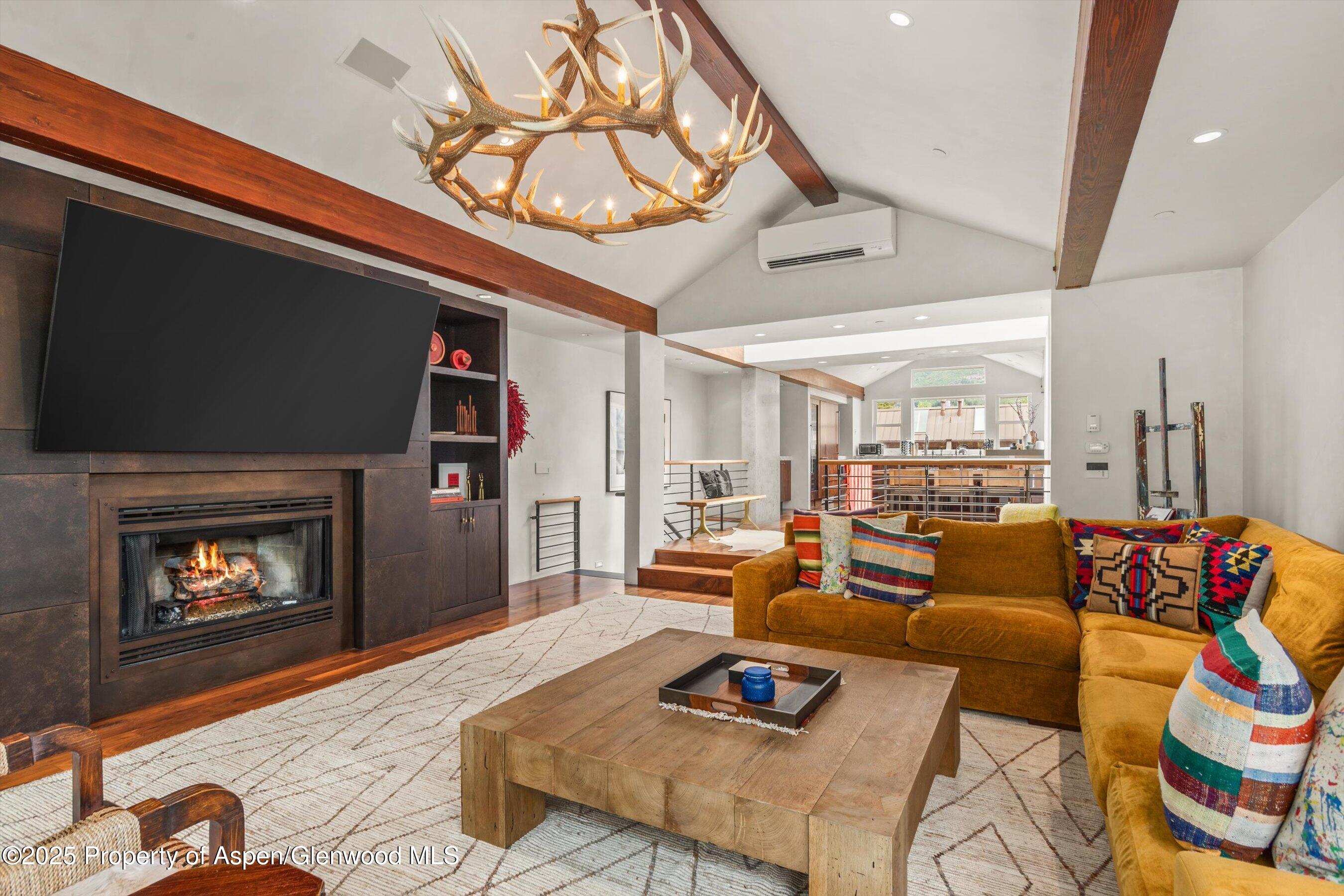 706 E Hyman Avenue 706