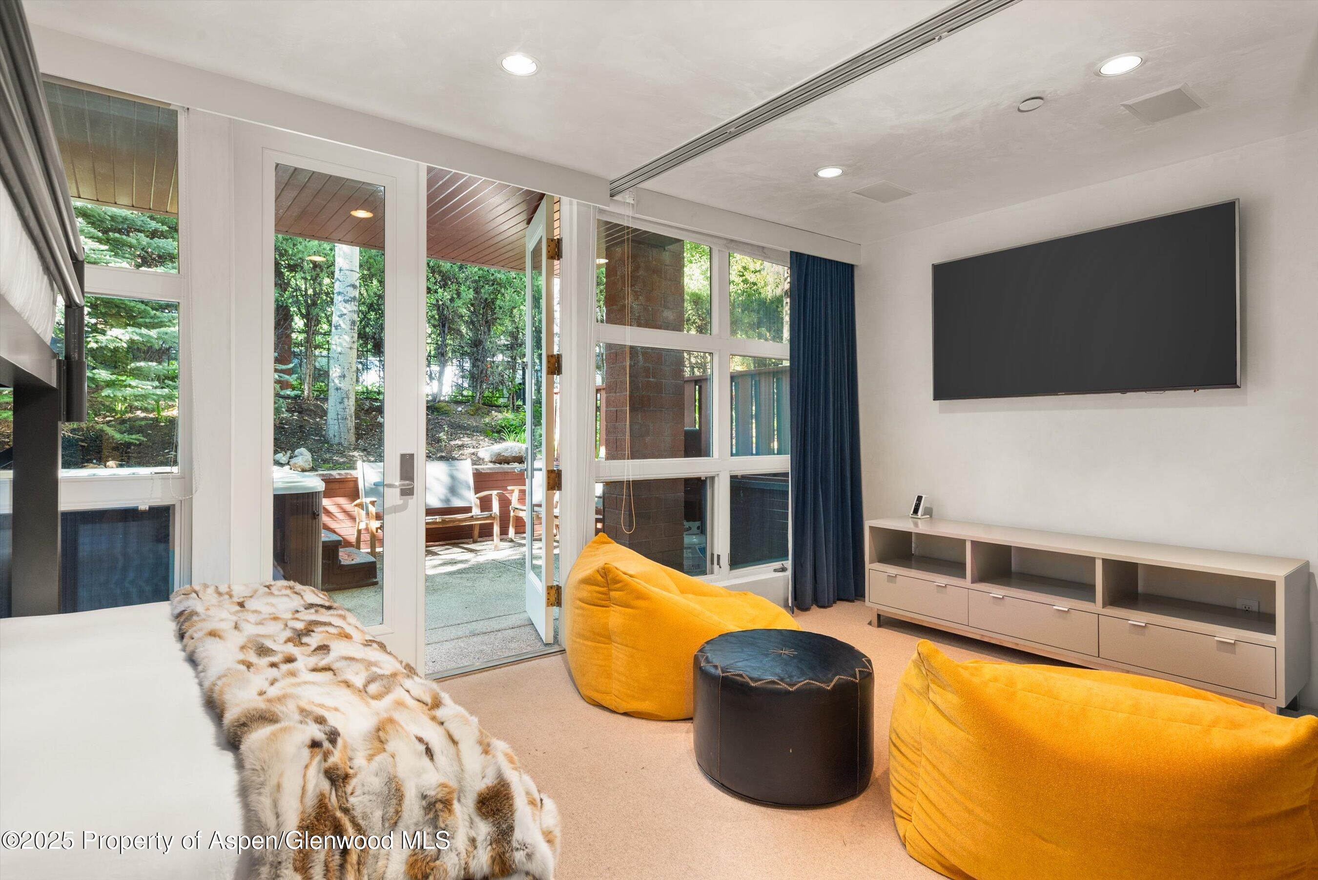 706 E Hyman Avenue 706