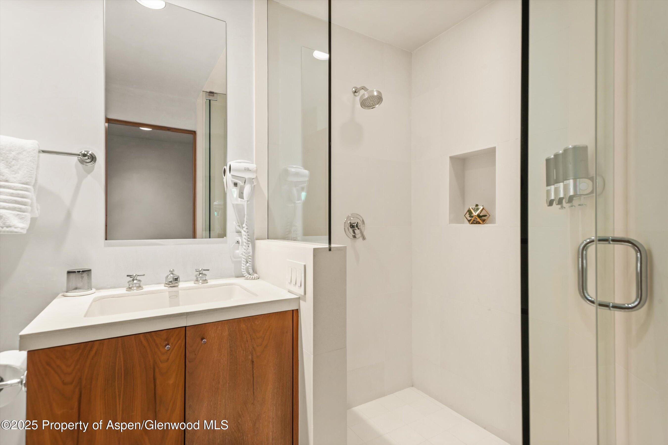 706 E Hyman Avenue 706