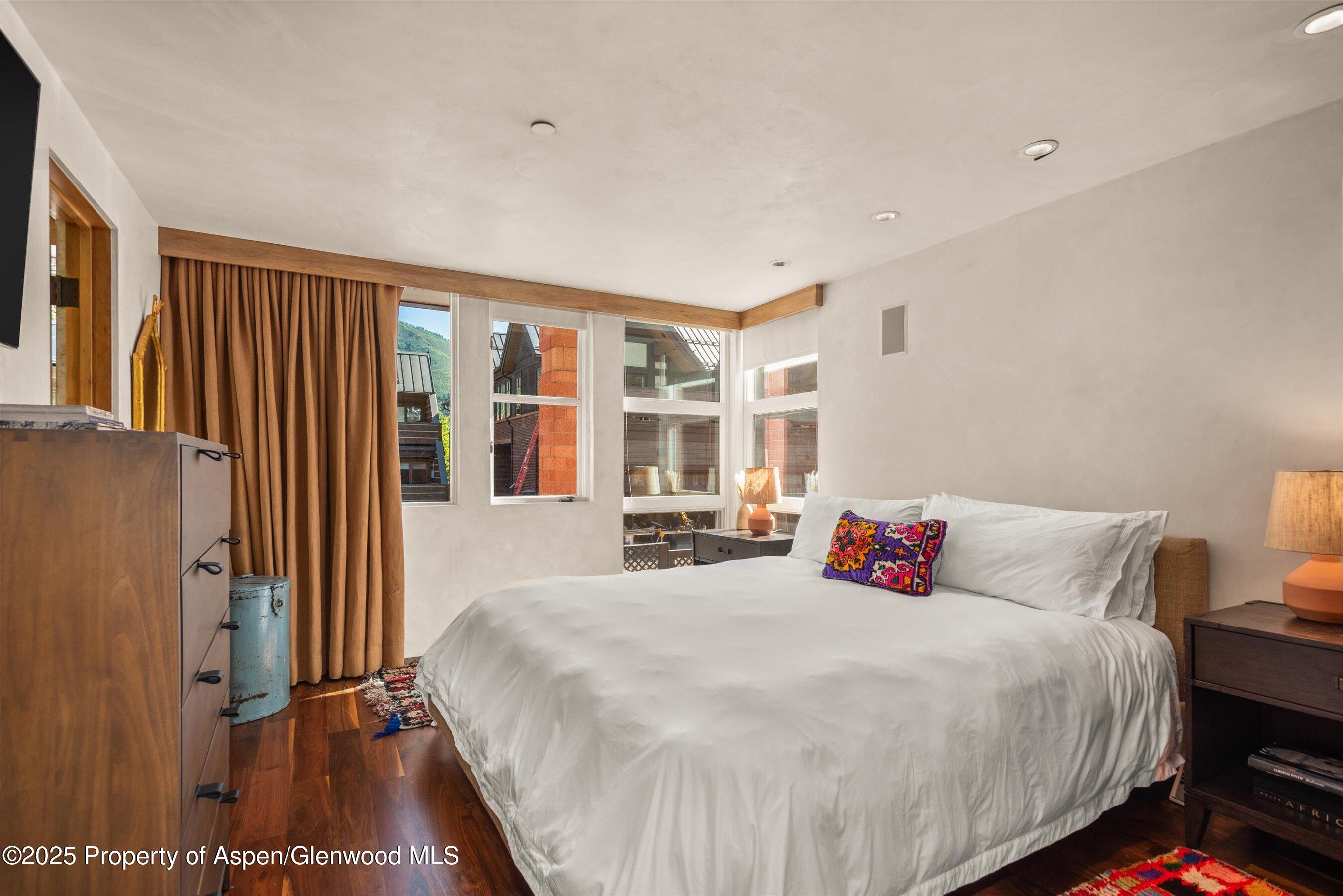 706 E Hyman Avenue 706