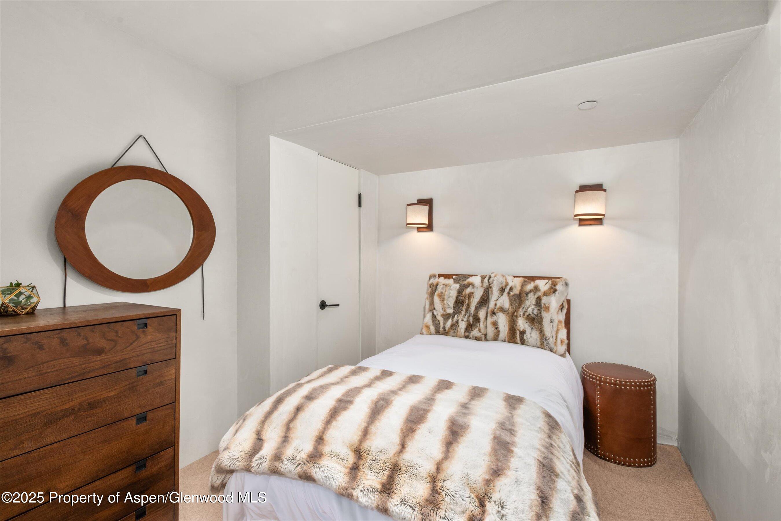 706 E Hyman Avenue 706