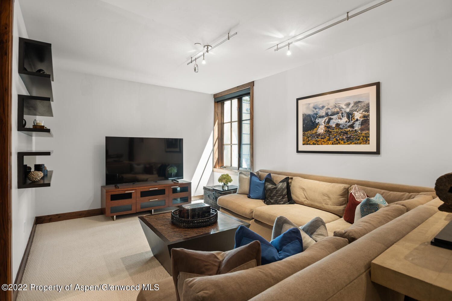 1350 Sierra Vista Drive