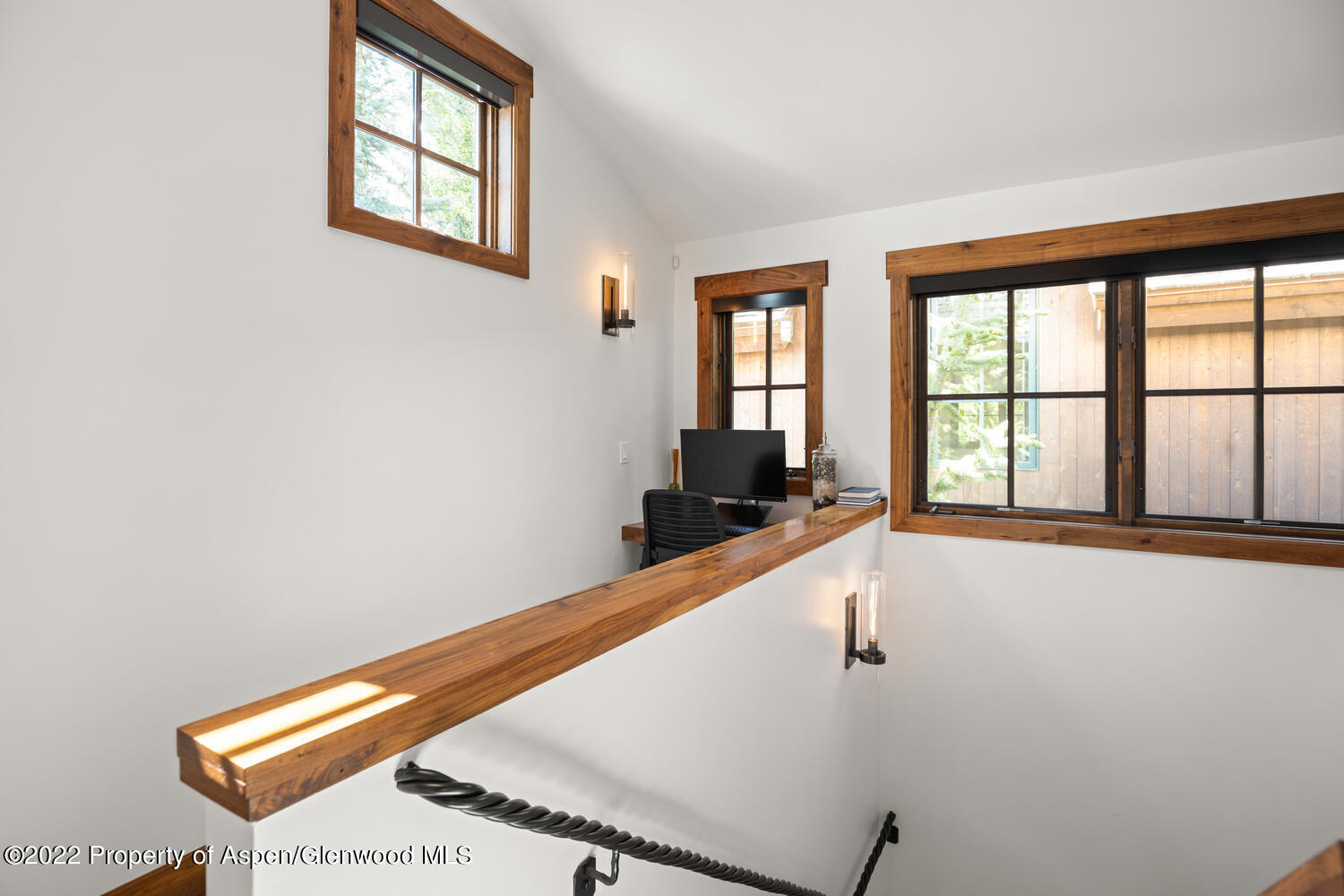 1350 Sierra Vista Drive