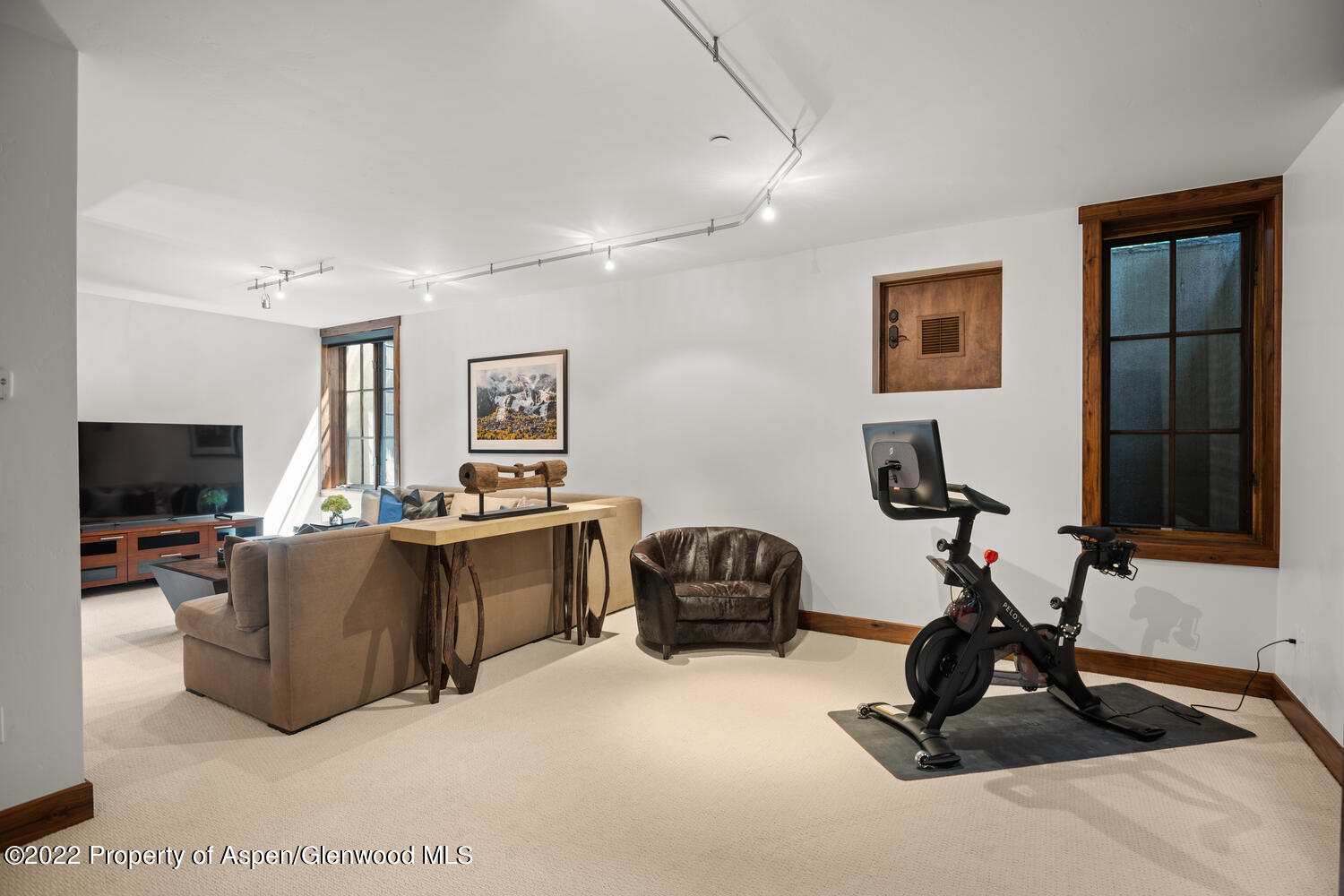 1350 Sierra Vista Drive