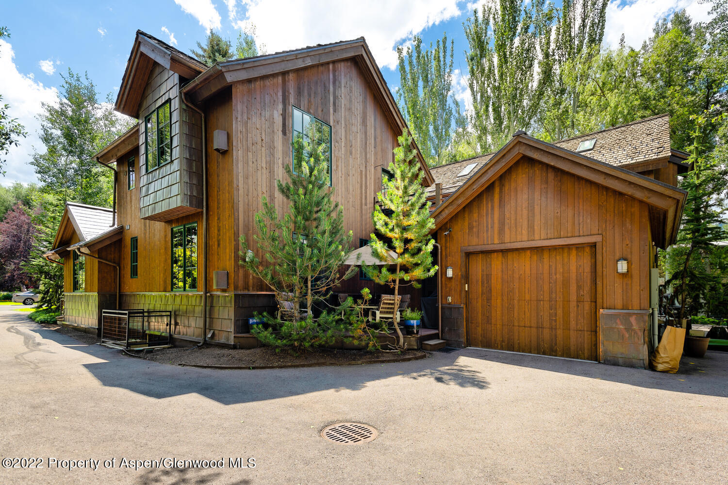 1350 Sierra Vista Drive