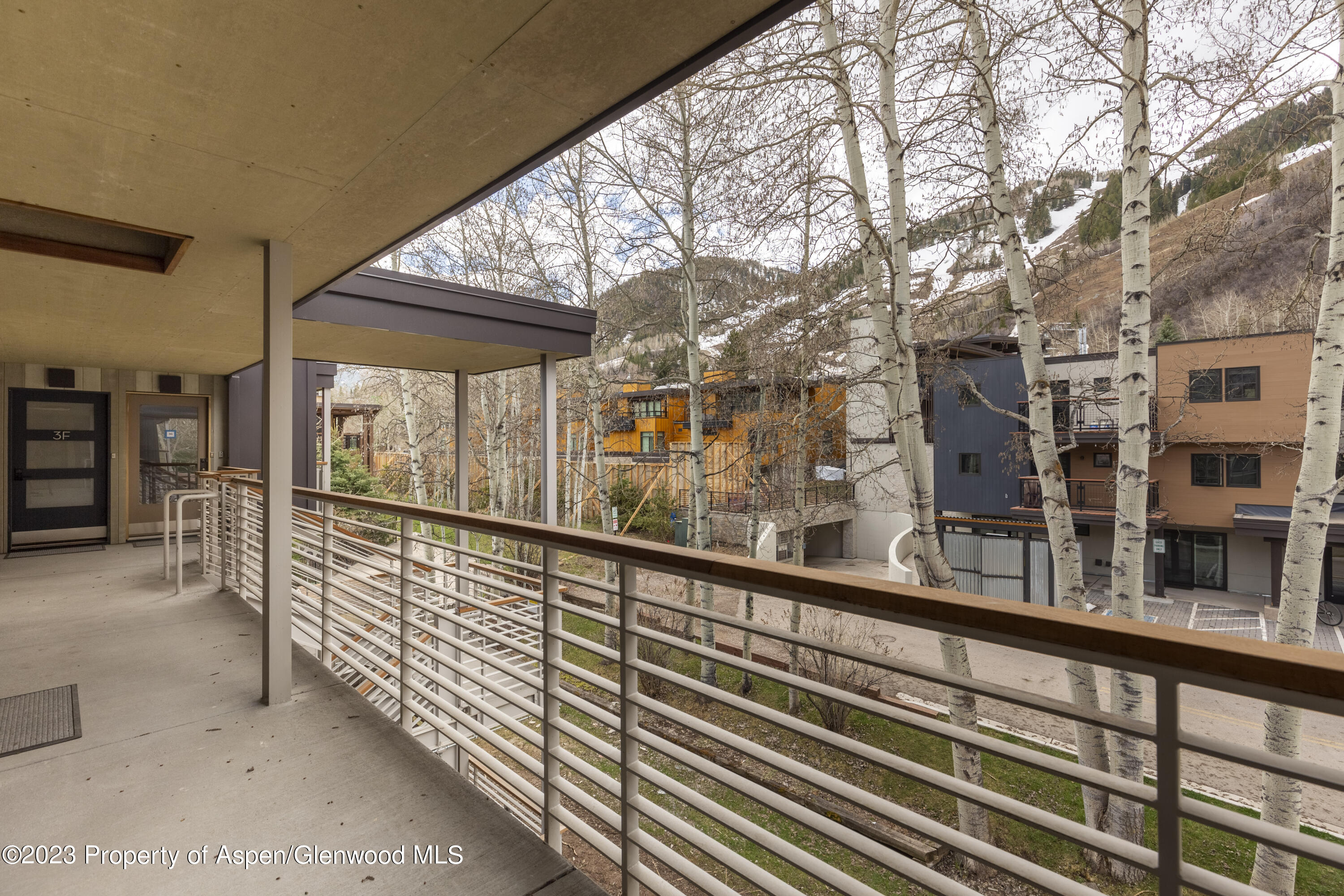 100 E Dean Street, 3D