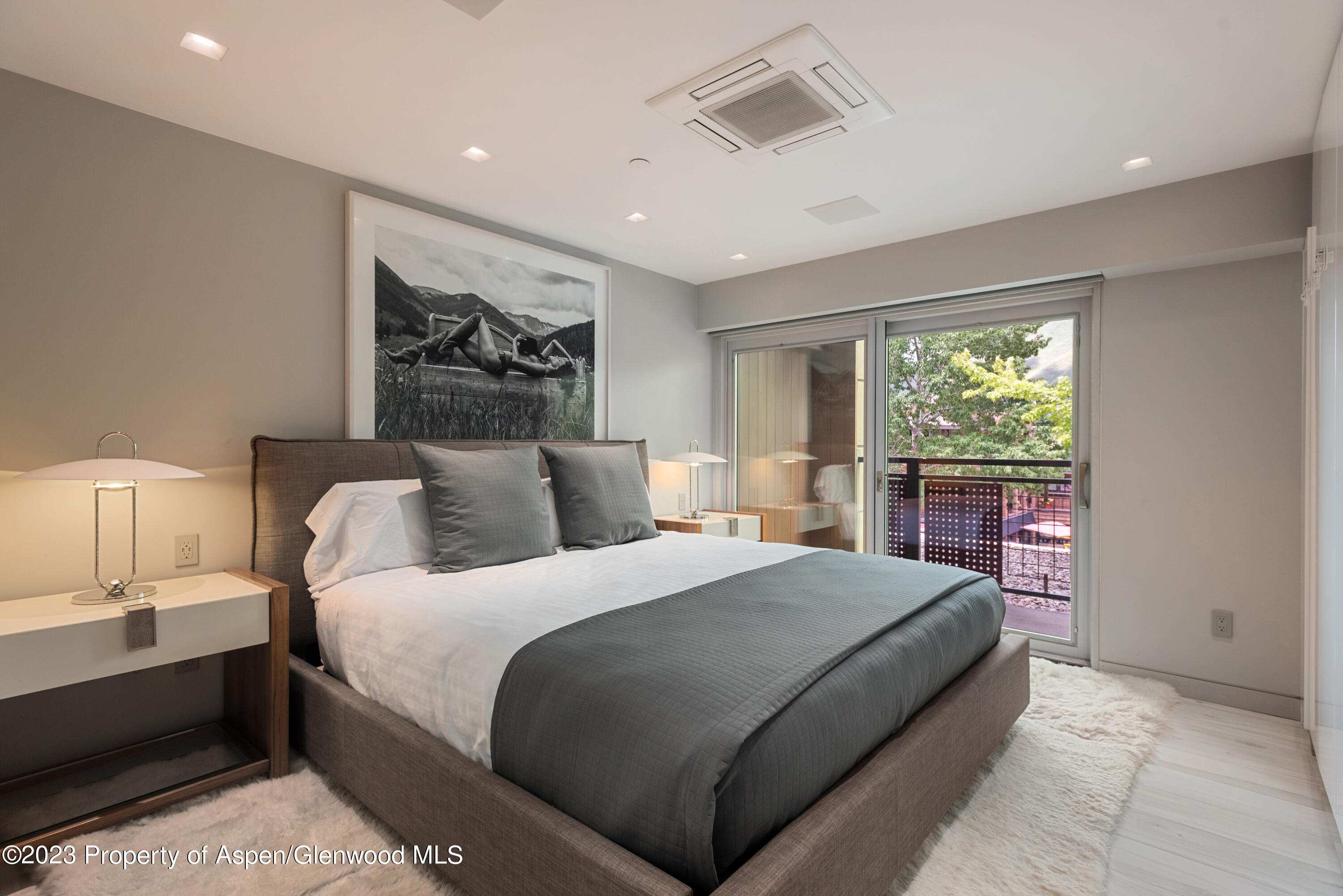 555 E Durant Avenue 2L