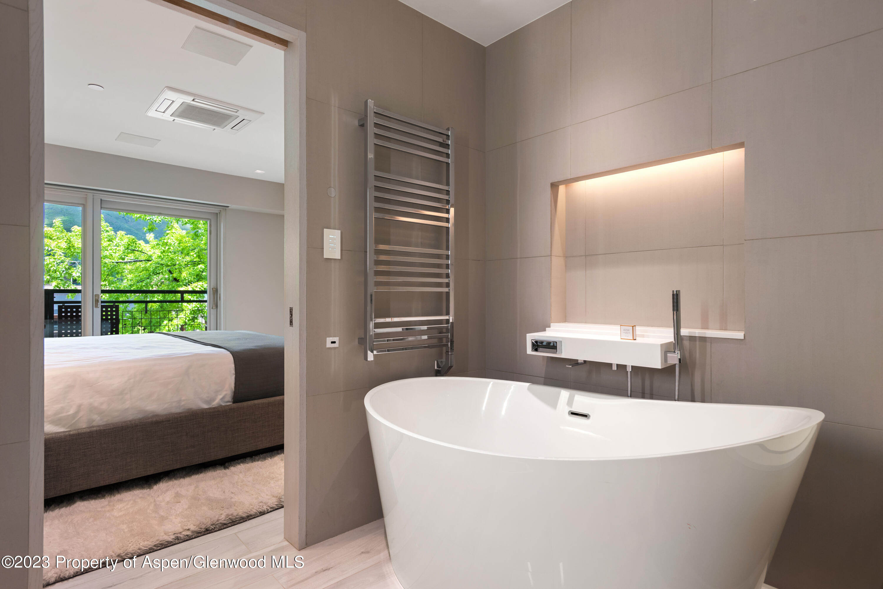 555 E Durant Avenue 2L