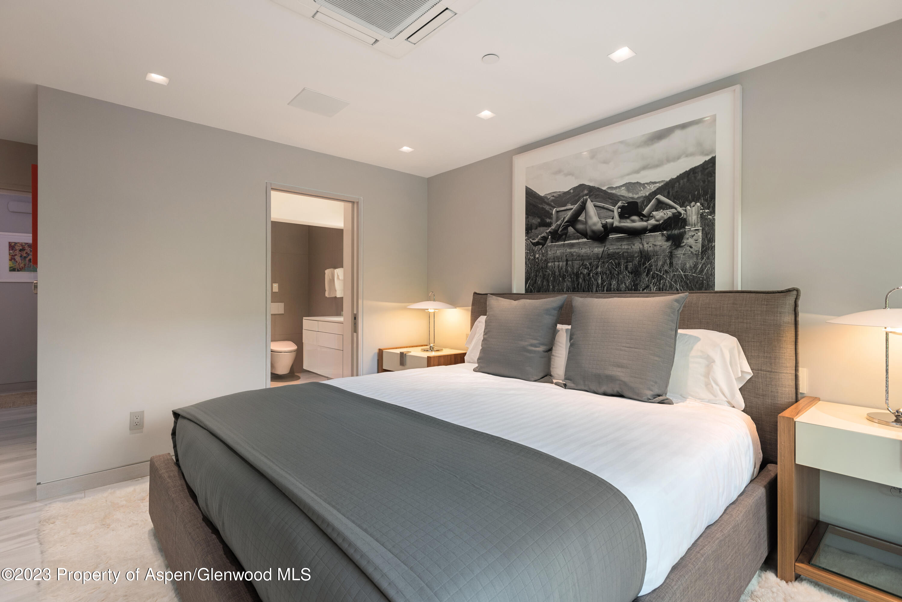 555 E Durant Avenue 2L