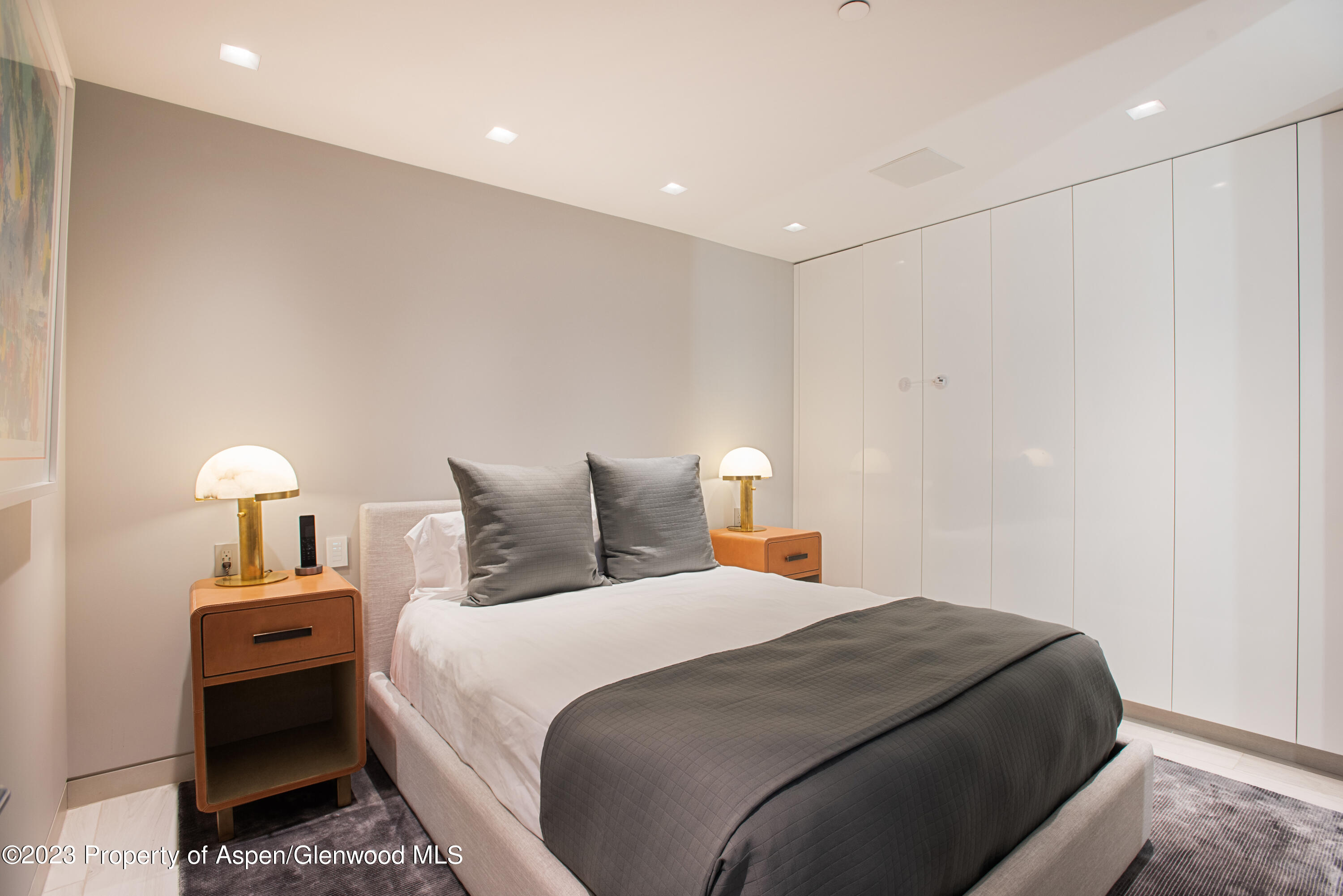 555 E Durant Avenue 2L