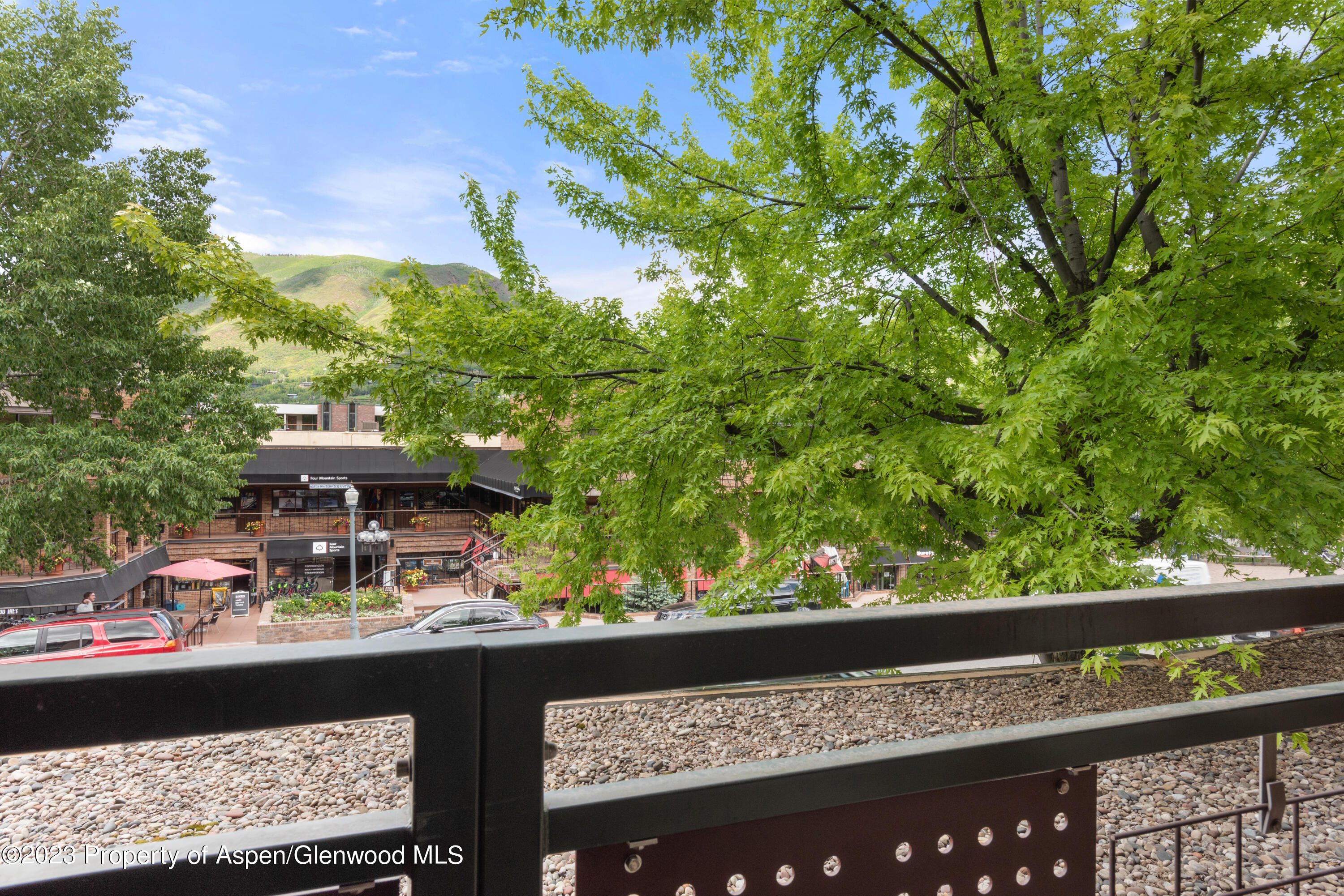 555 E Durant Avenue 2L