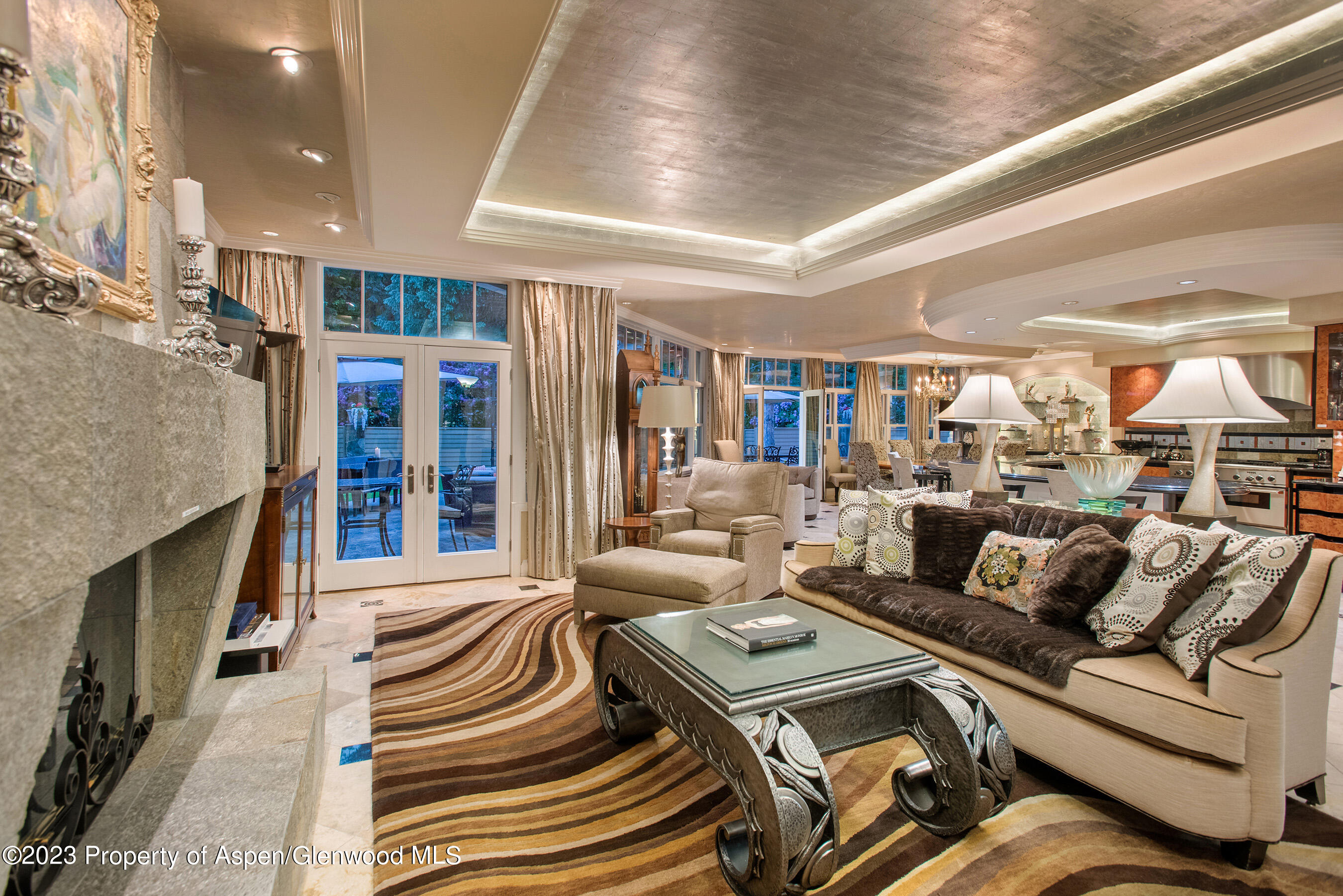 101 W Francis Street