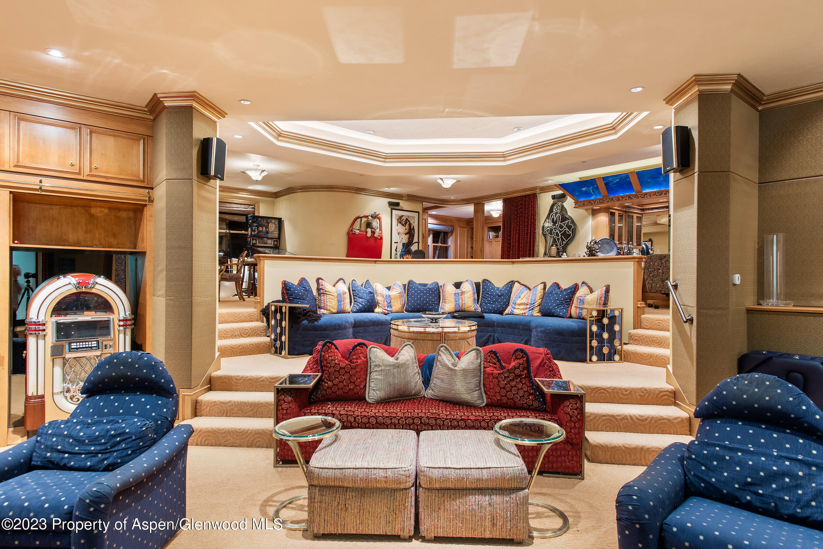 101 W Francis Street