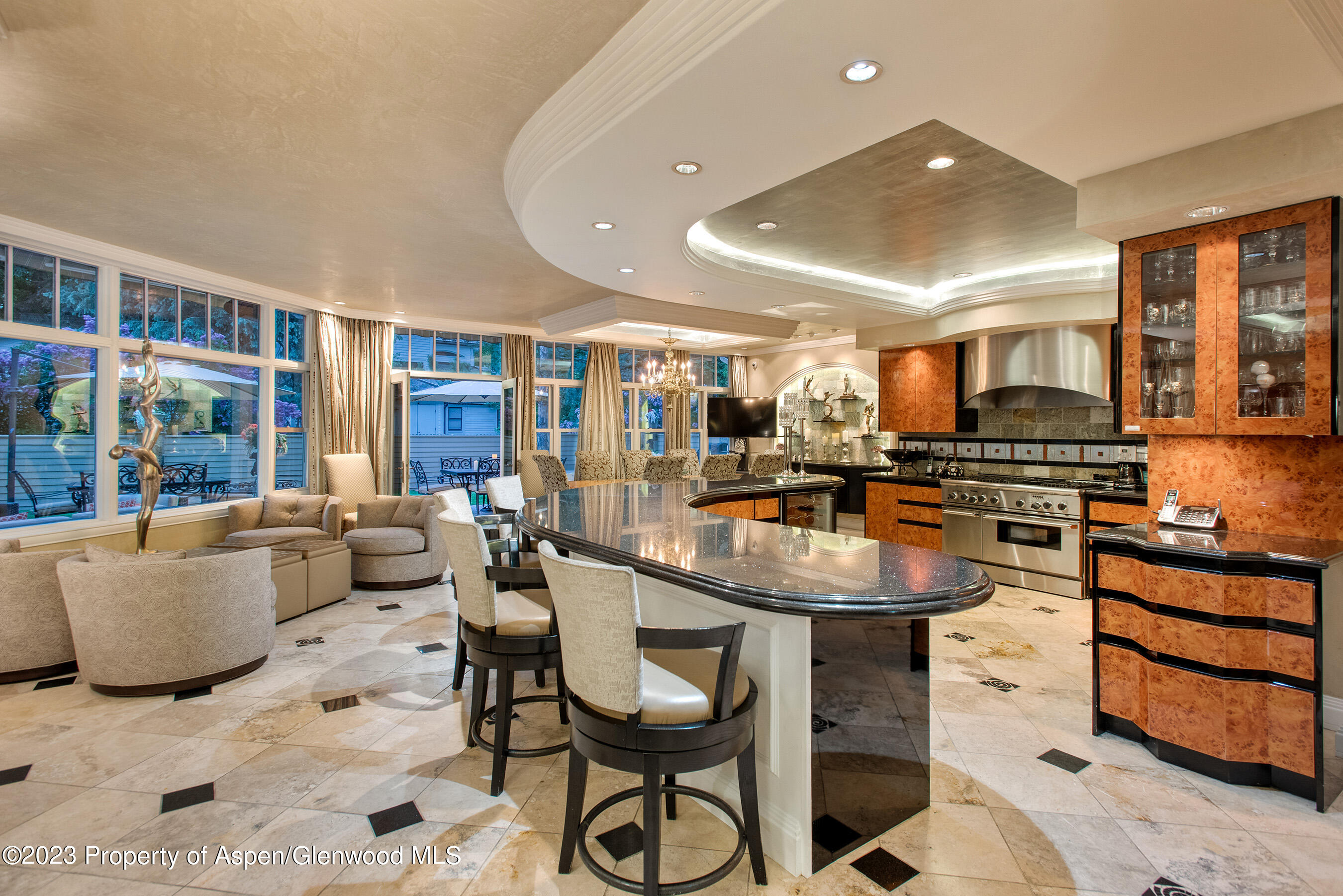 101 W Francis Street