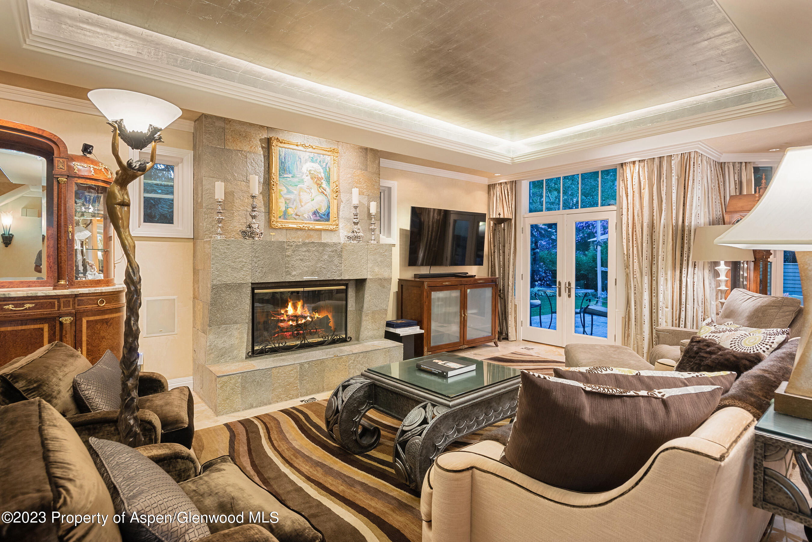 101 W Francis Street