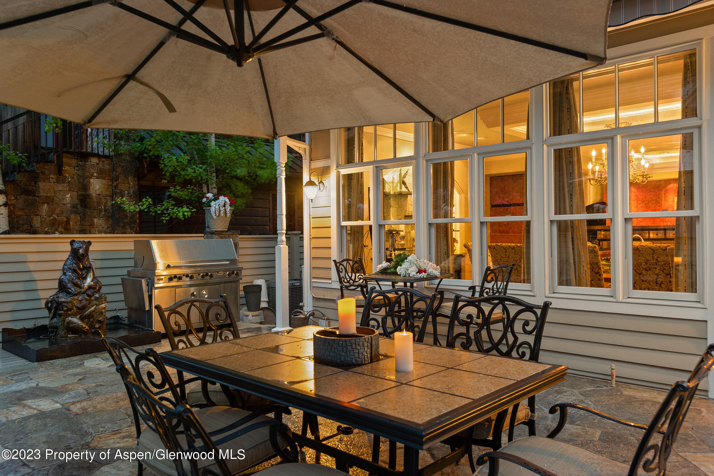 101 W Francis Street