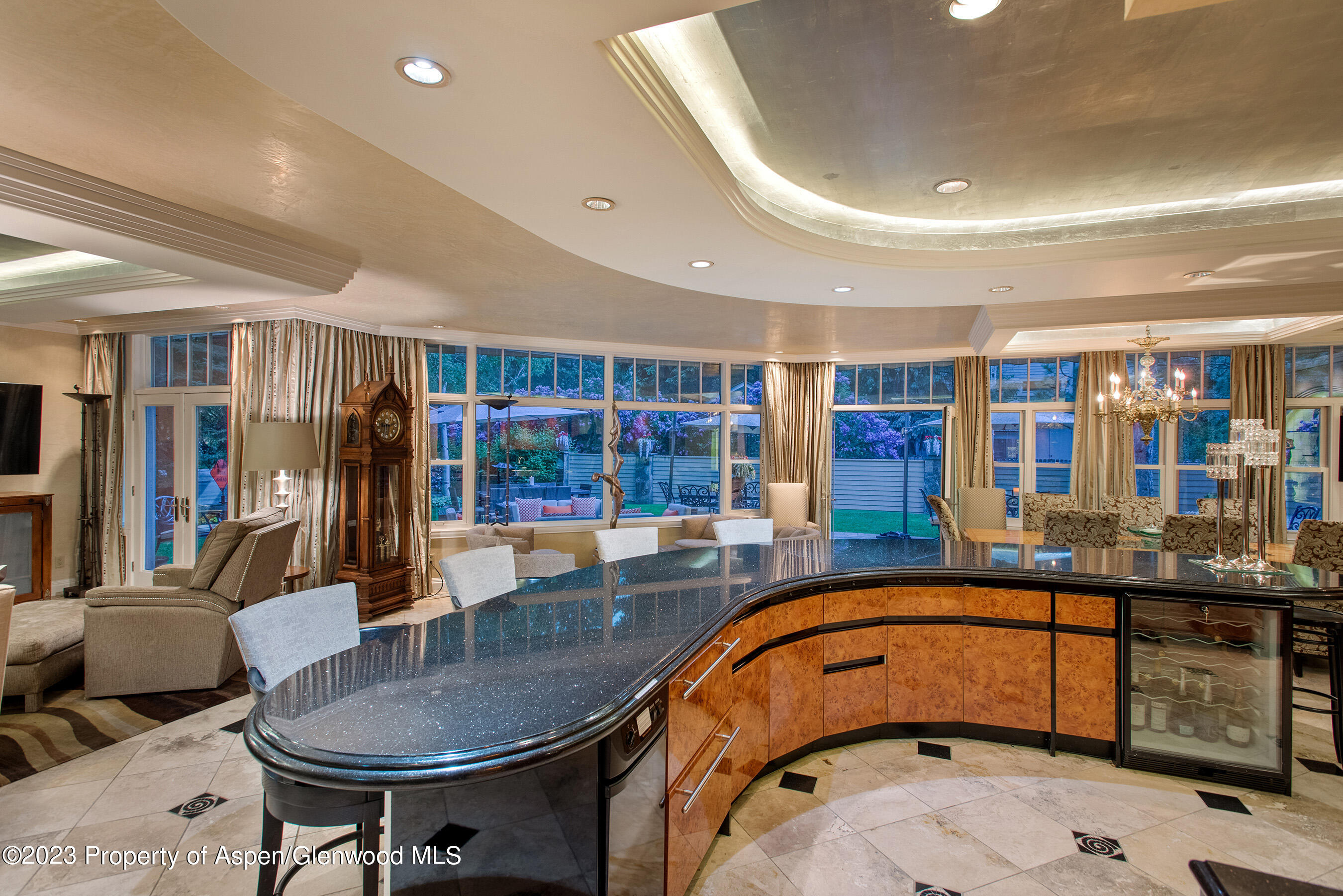 101 W Francis Street