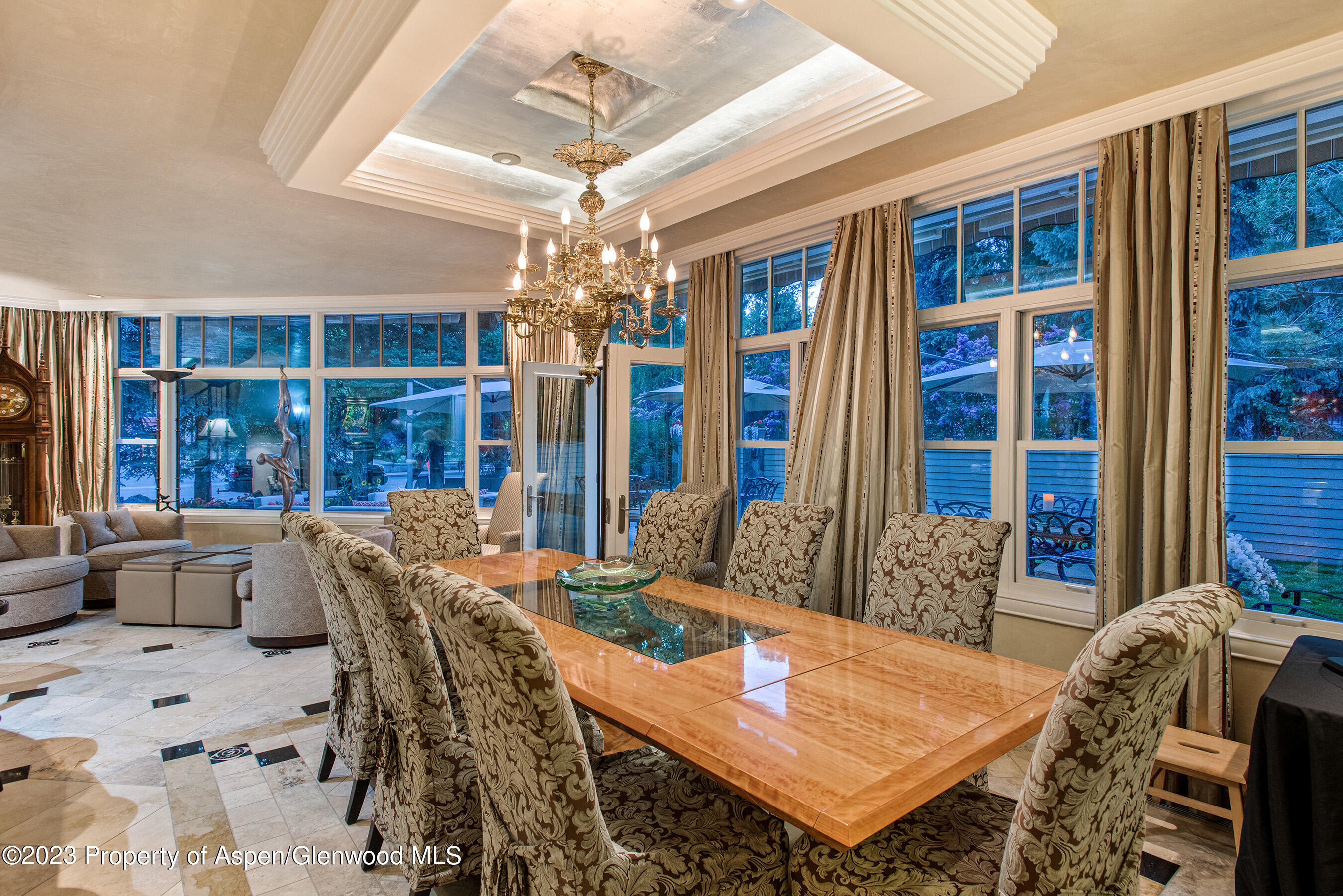 101 W Francis Street