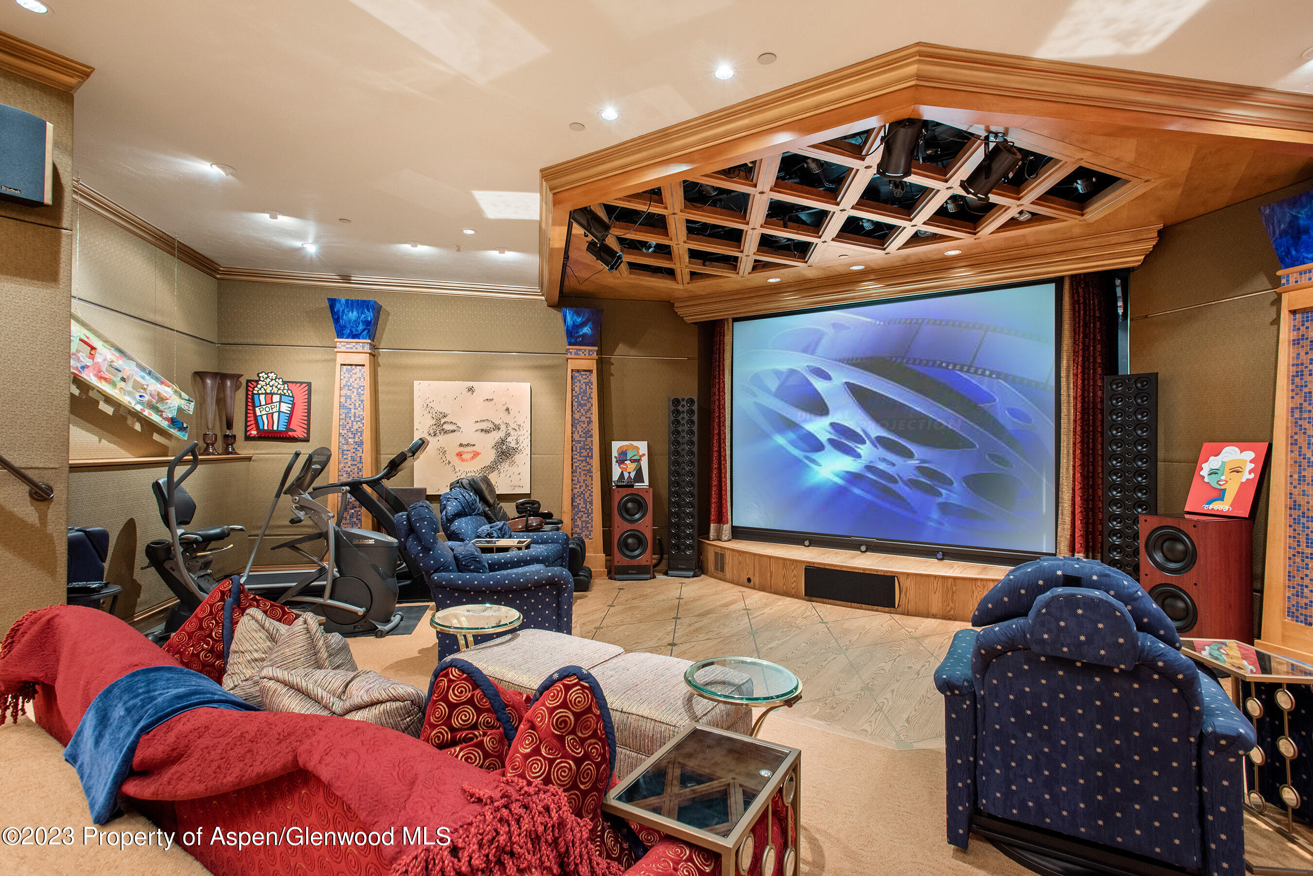 101 W Francis Street