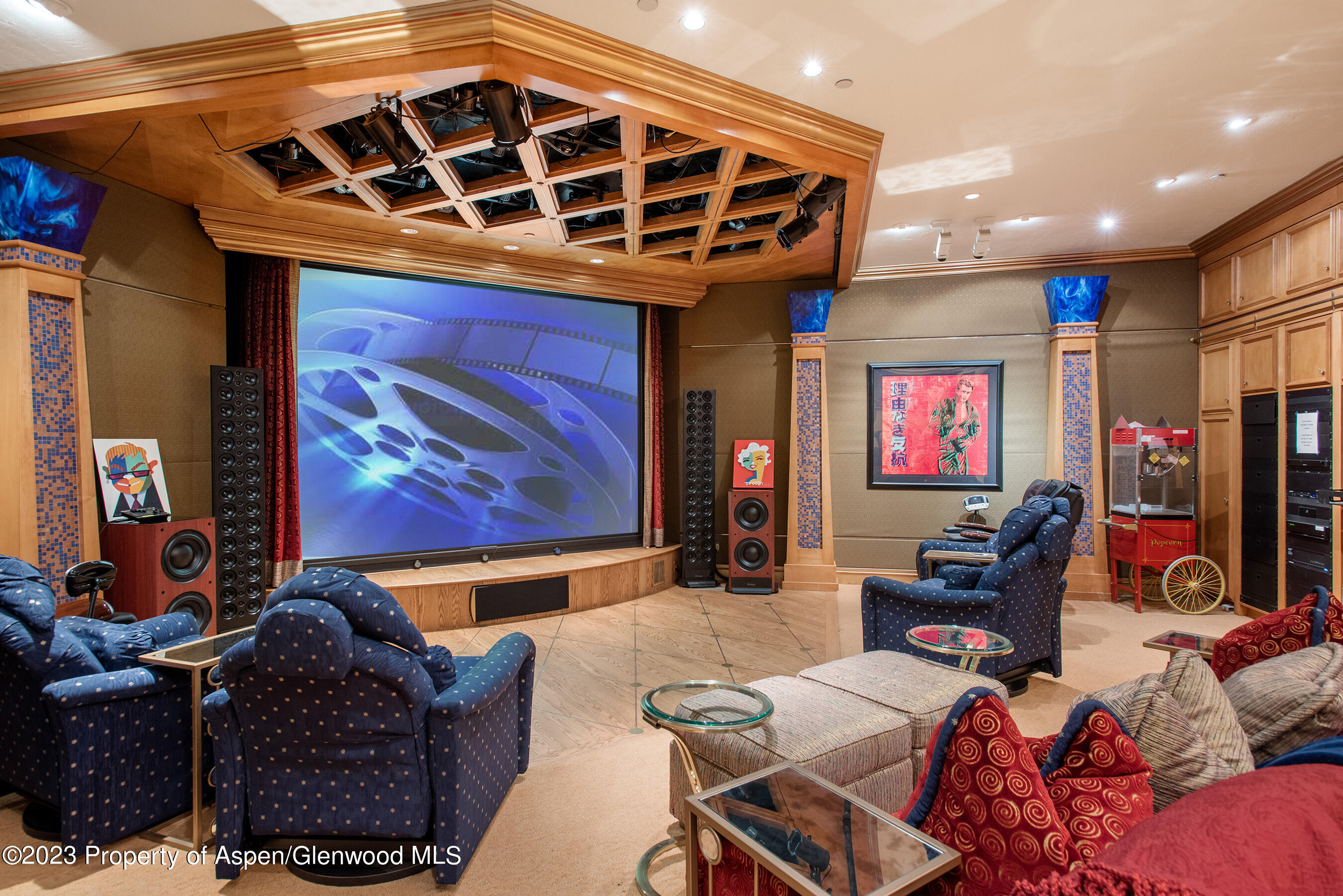 101 W Francis Street