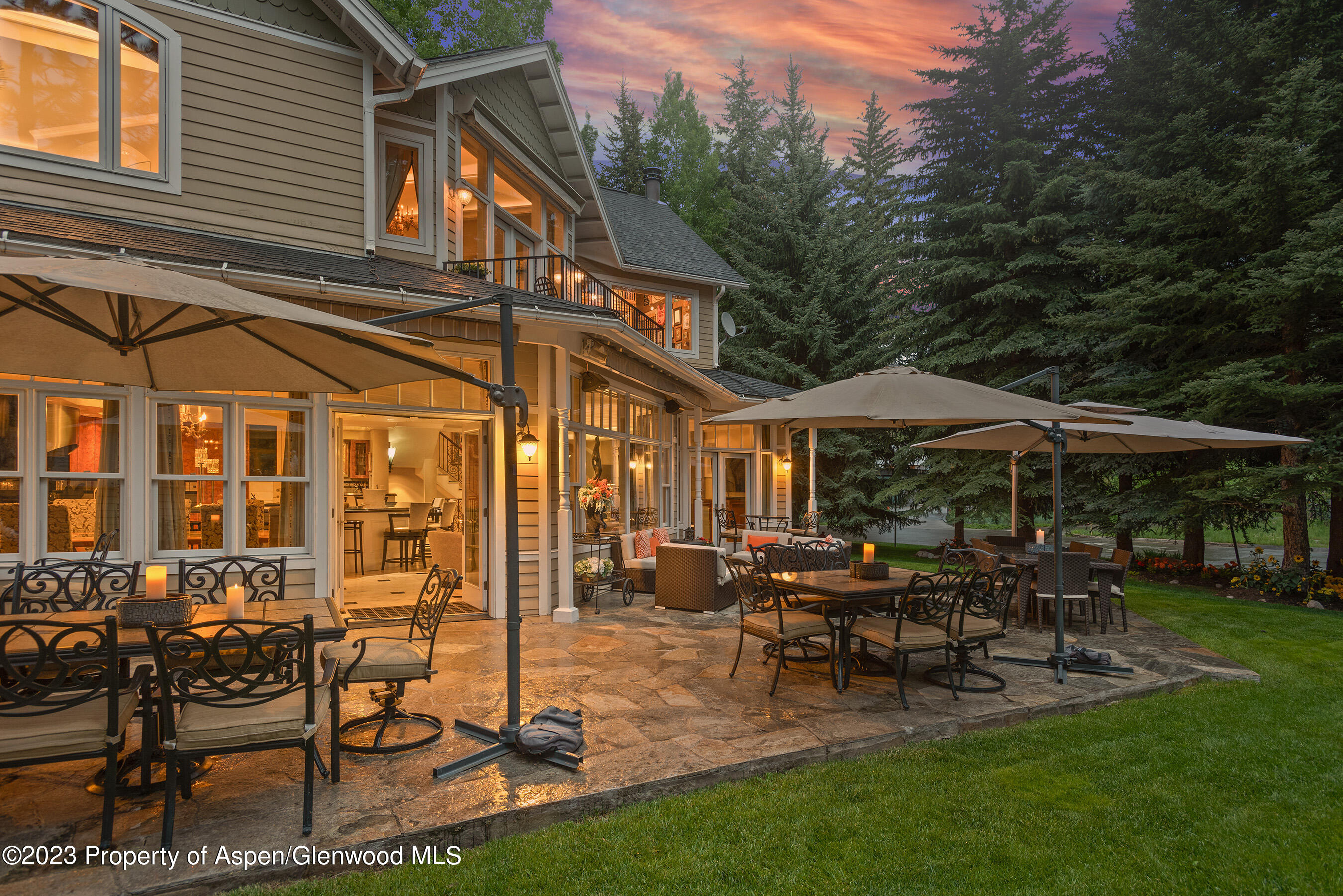 101 W Francis Street