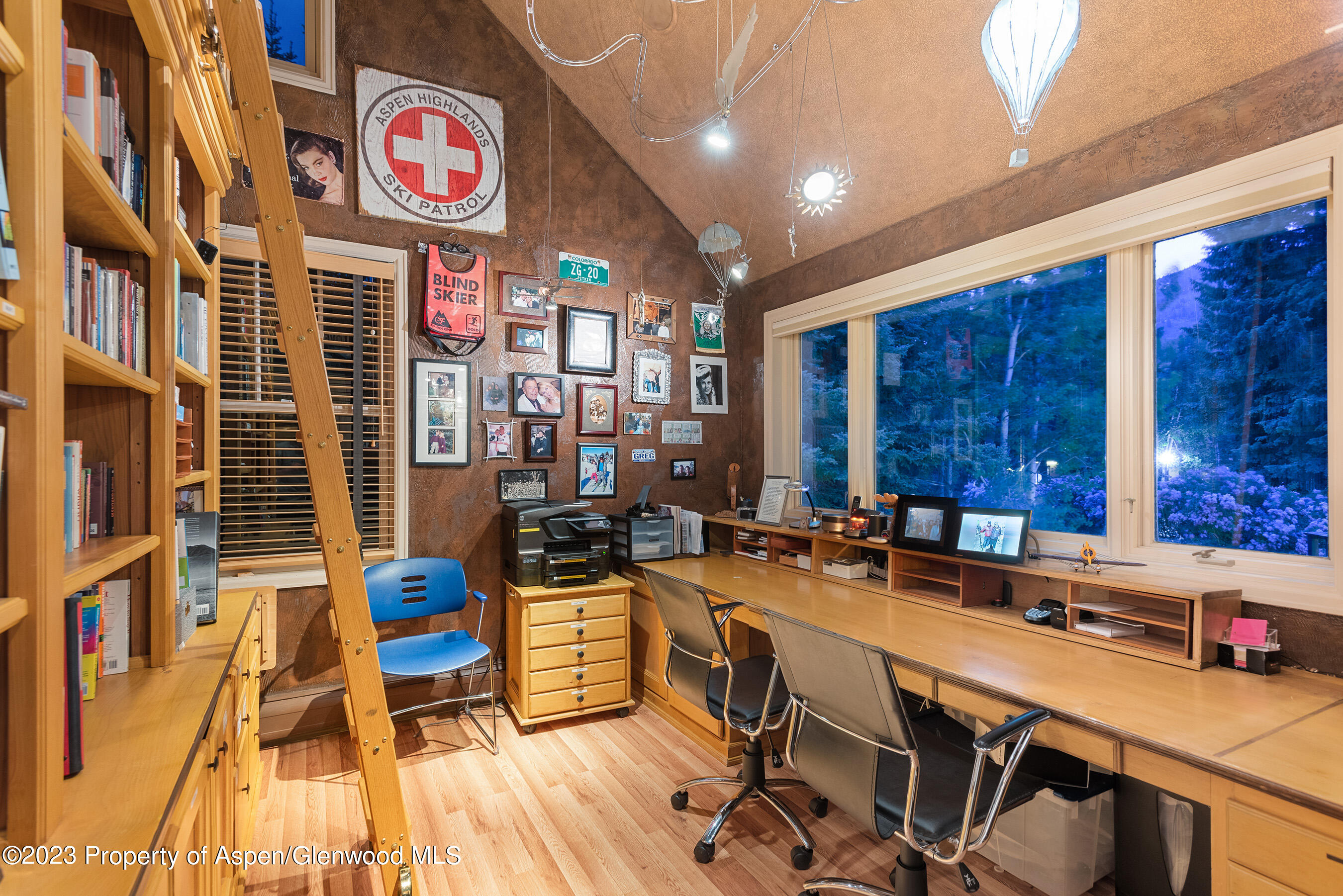 101 W Francis Street