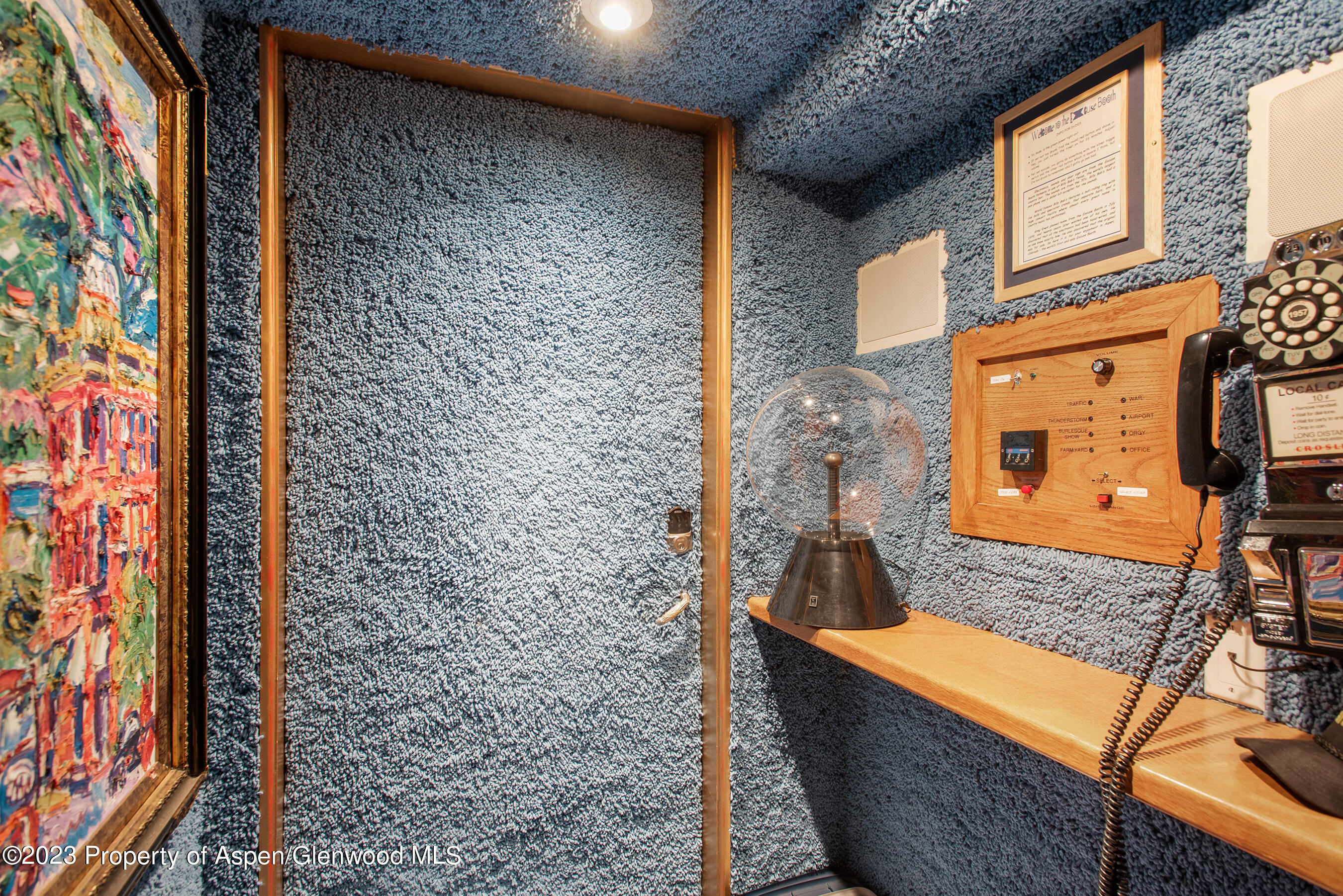 101 W Francis Street