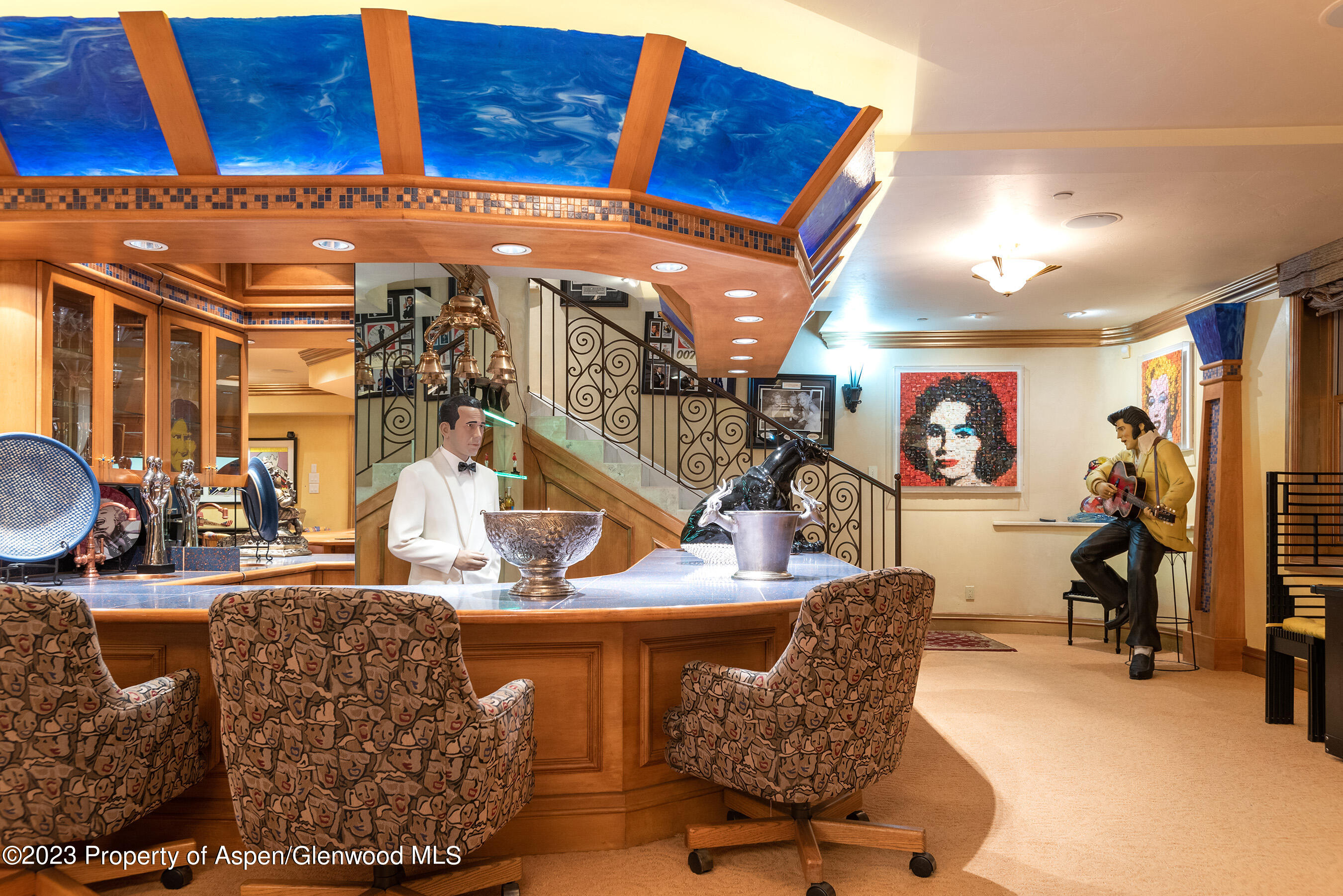 101 W Francis Street