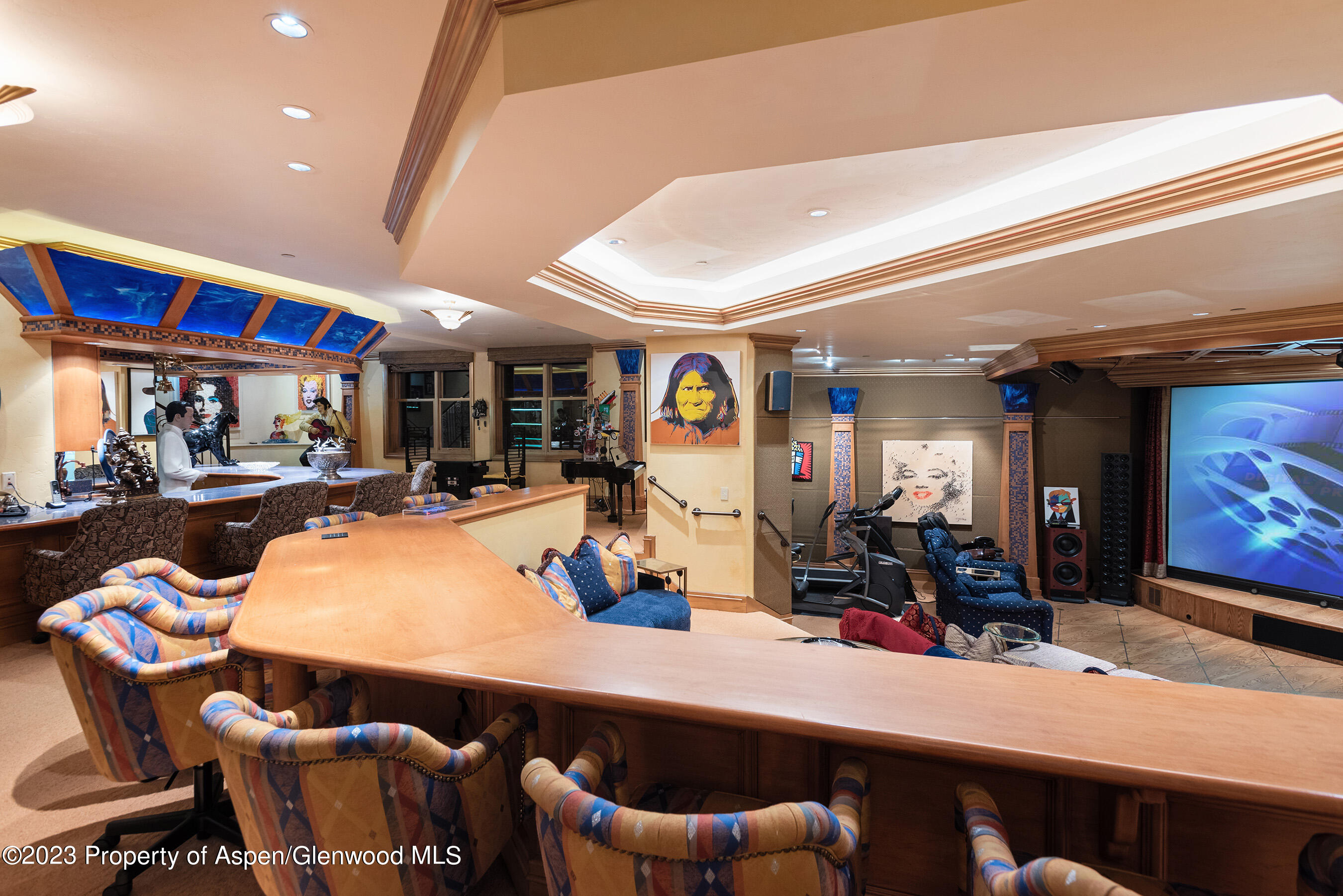 101 W Francis Street