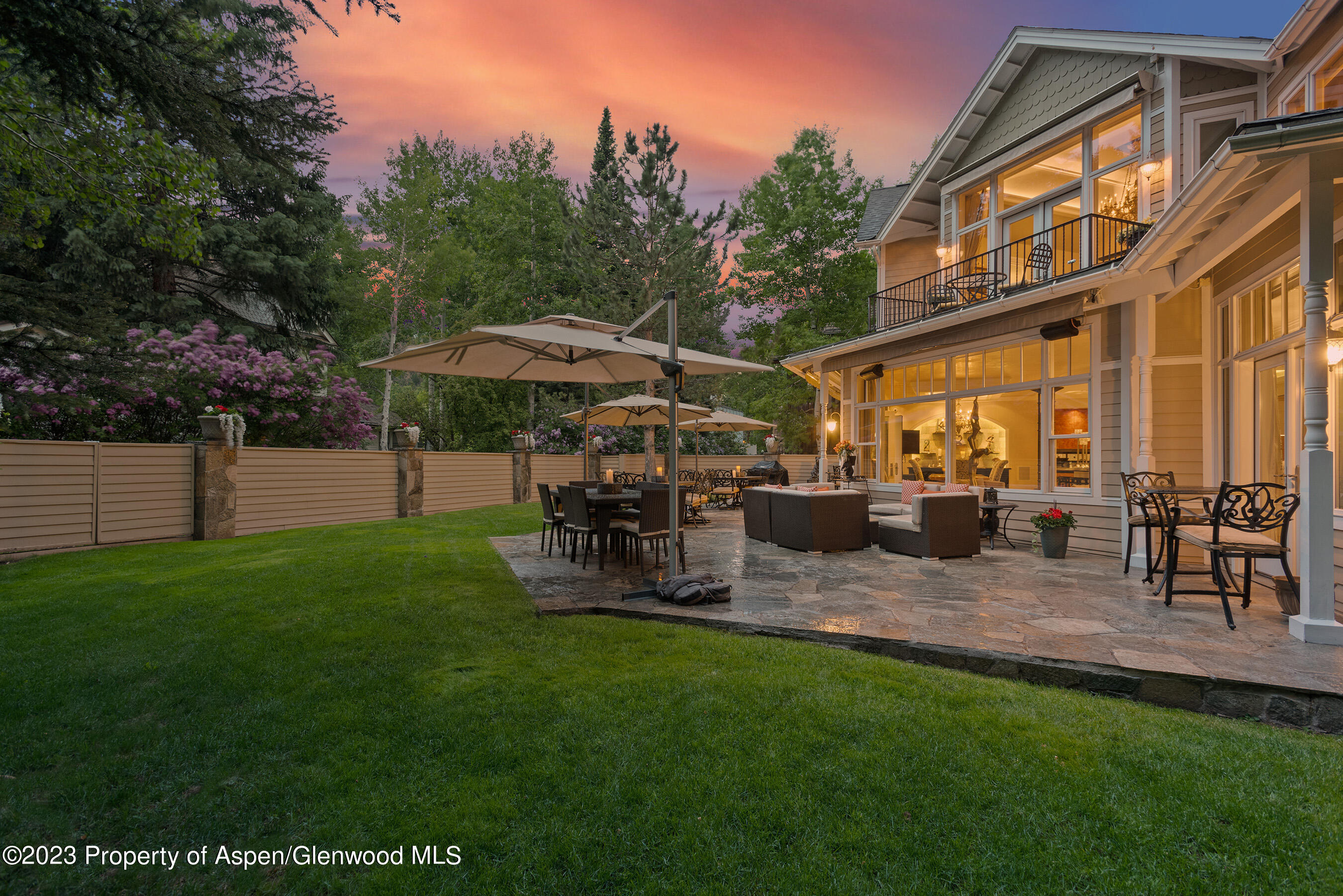 101 W Francis Street