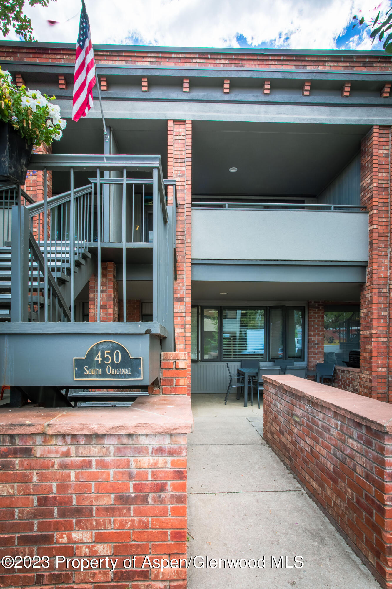 450 S Original Street, 2