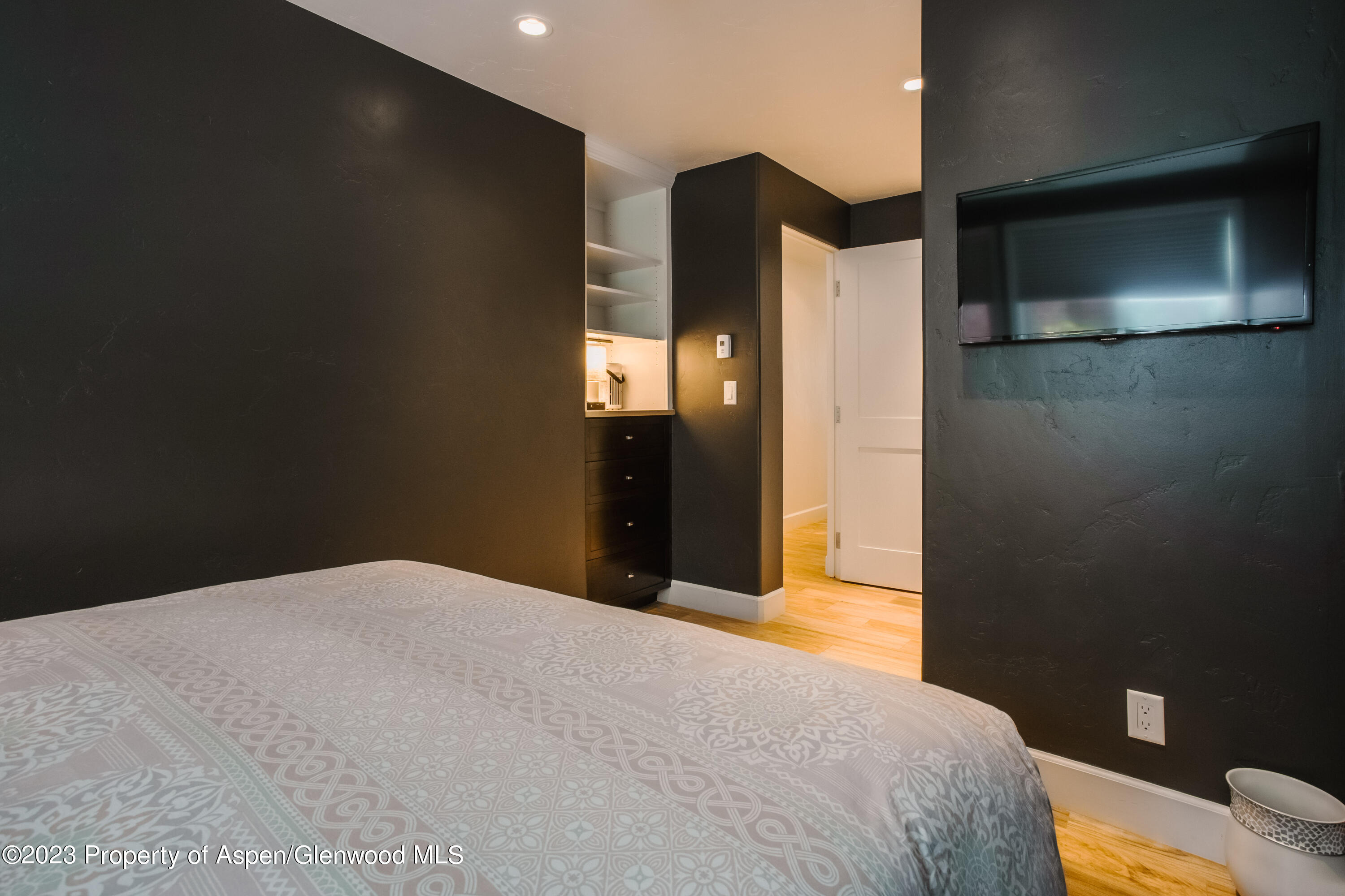 450 S Original Street, 2