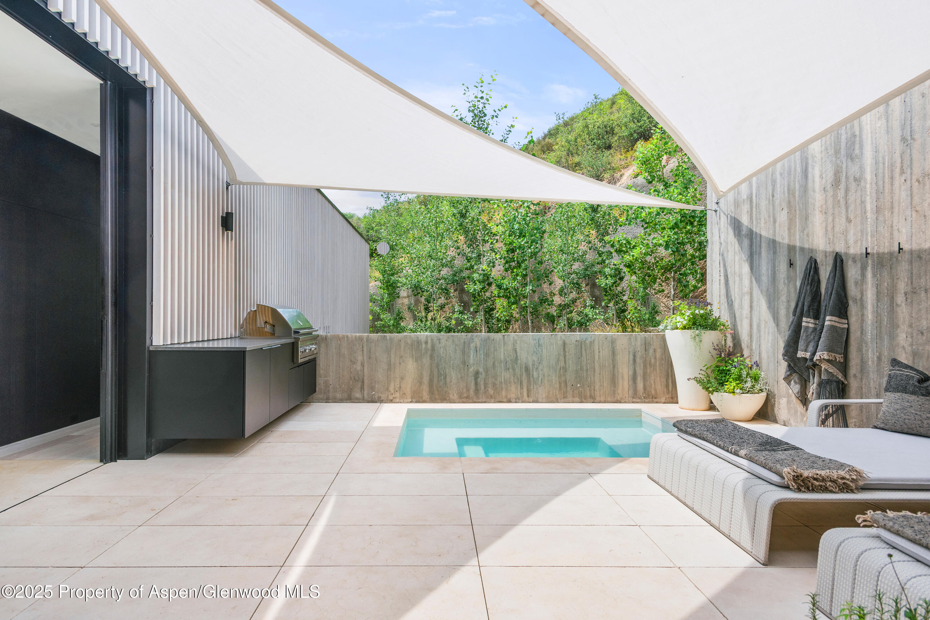 580 Medicine Bow Road