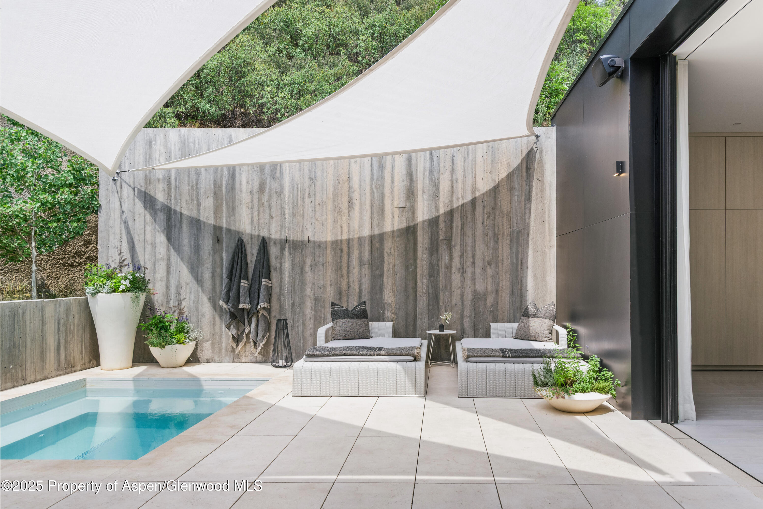 580 Medicine Bow Road