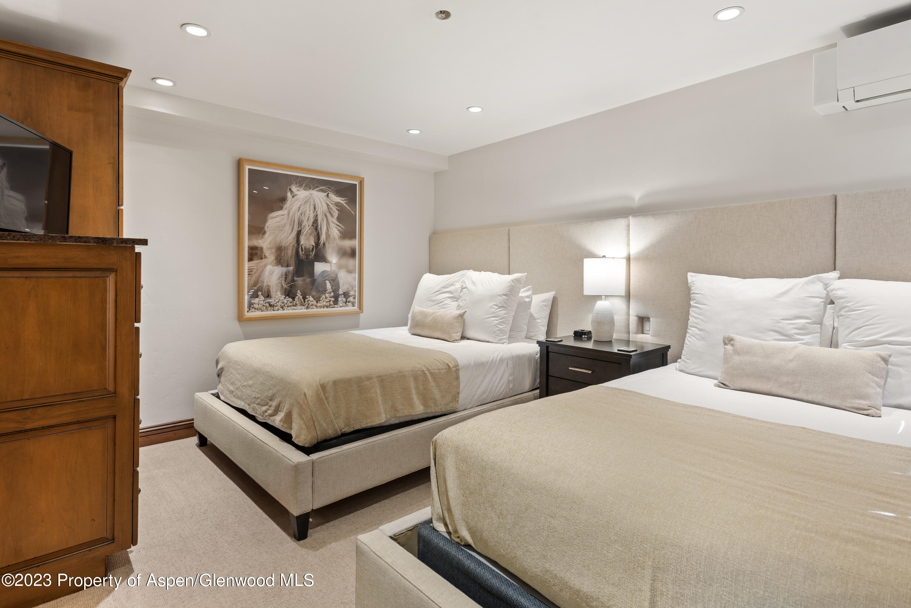 610 S West End Street, H-401