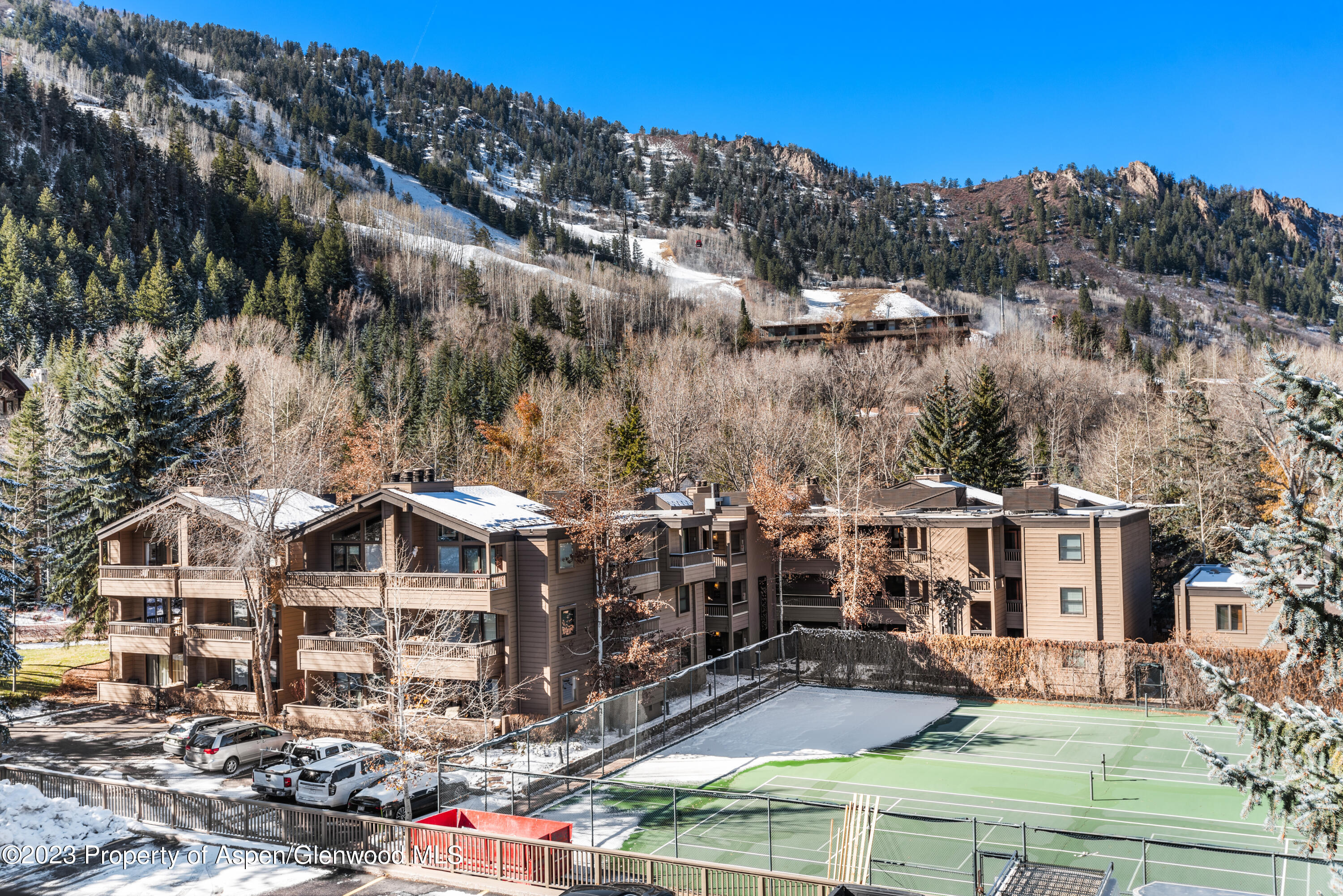 610 S West End Street, H-401