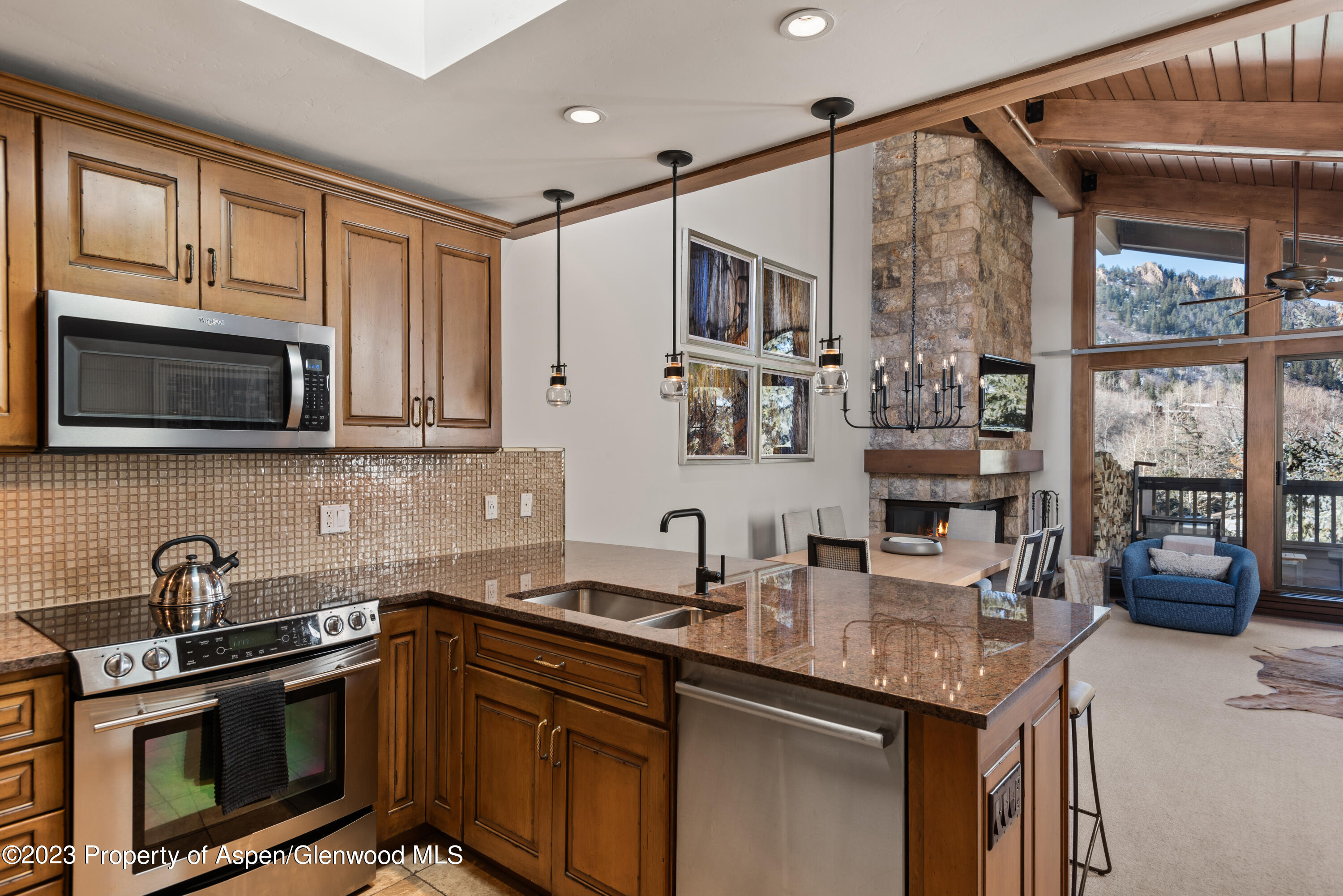 610 S West End Street, H-401