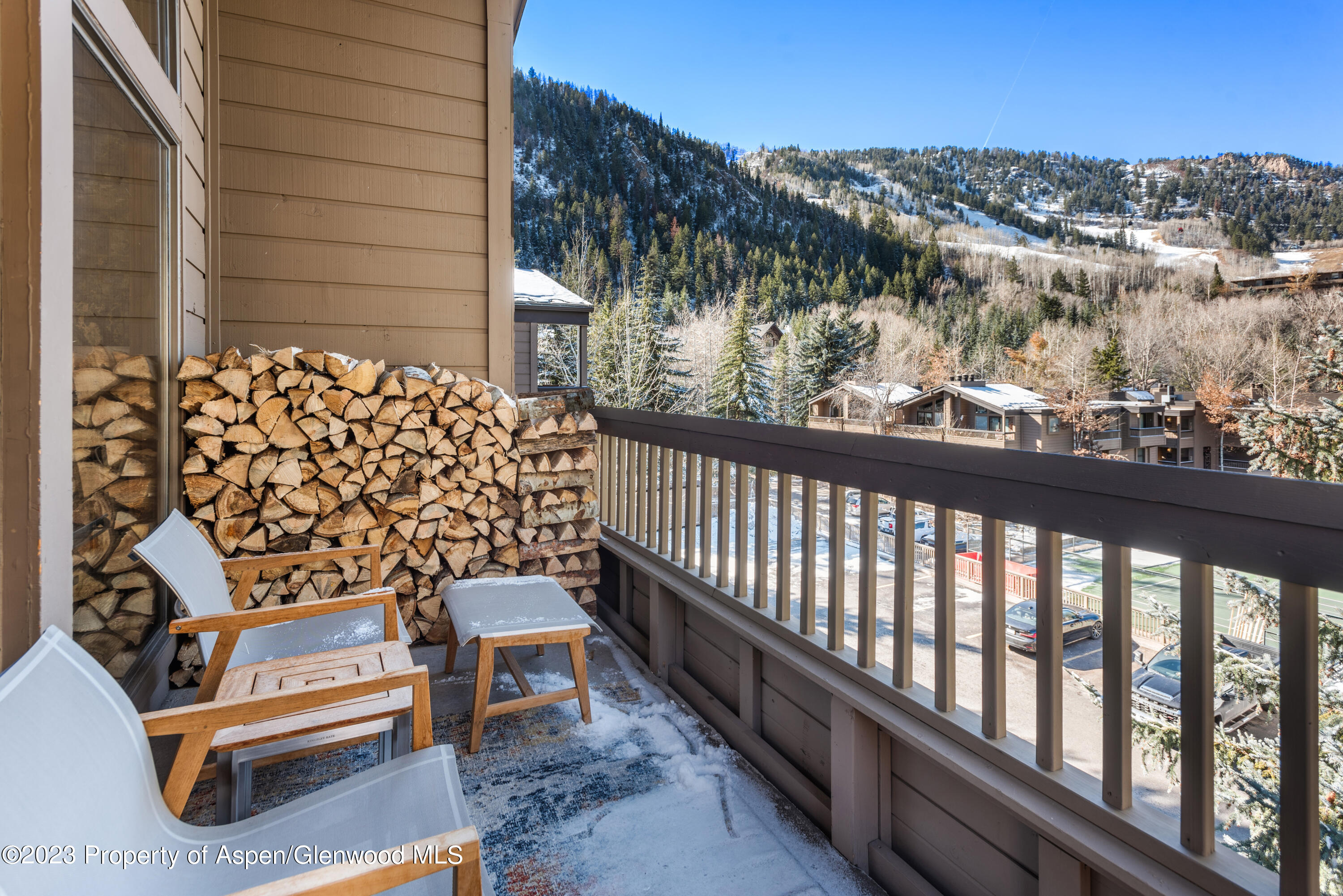 610 S West End Street, H-401