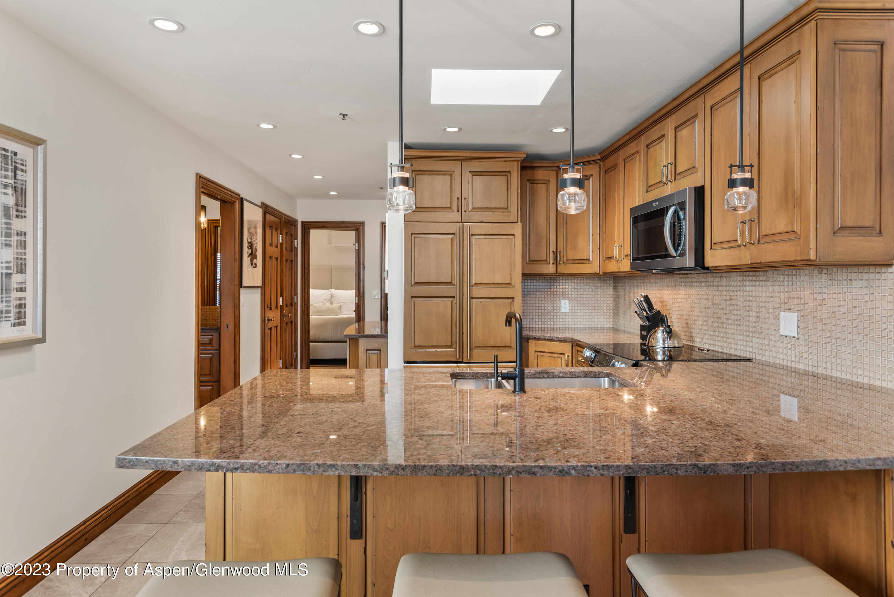 610 S West End Street, H-401