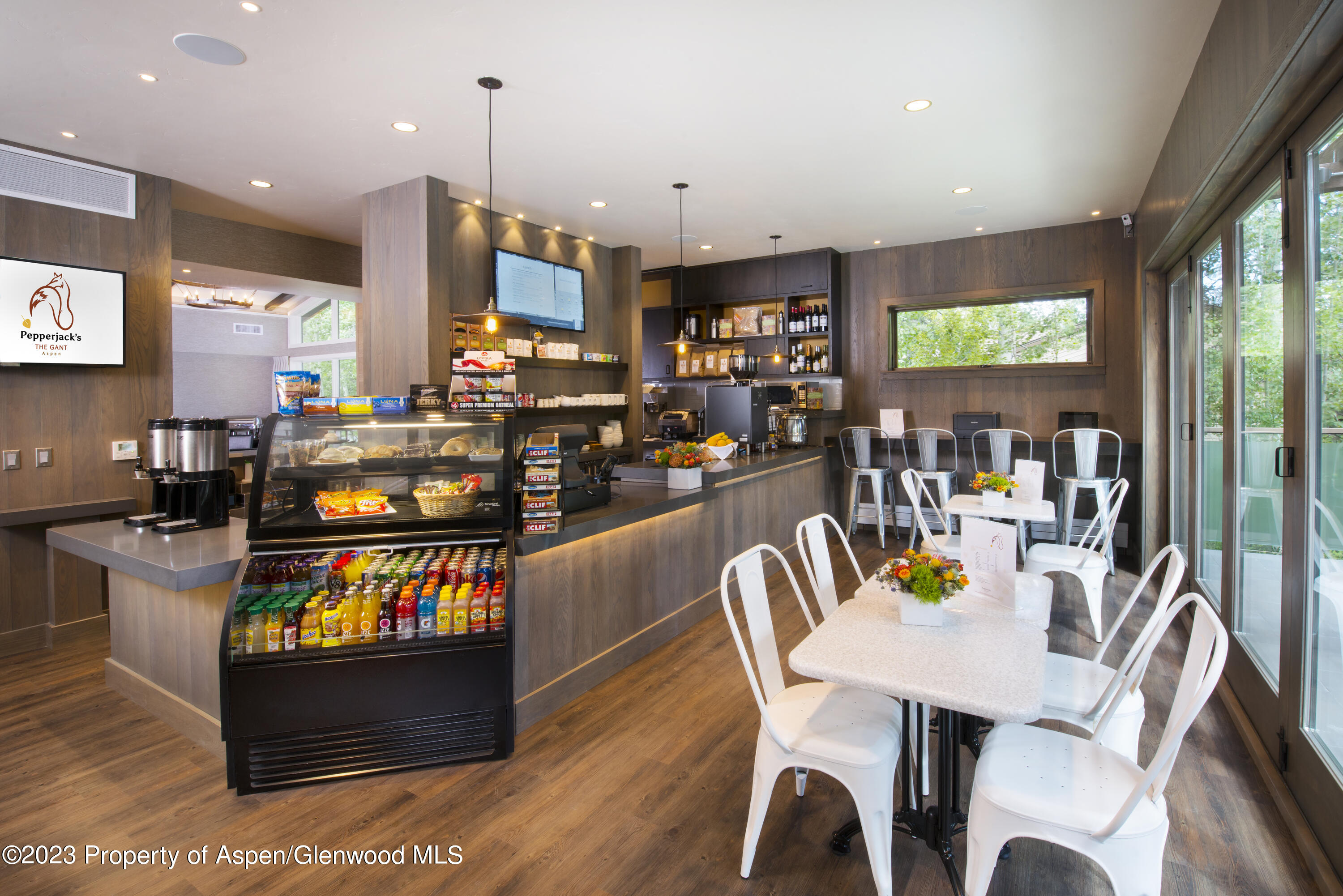 610 S West End Street, H-401