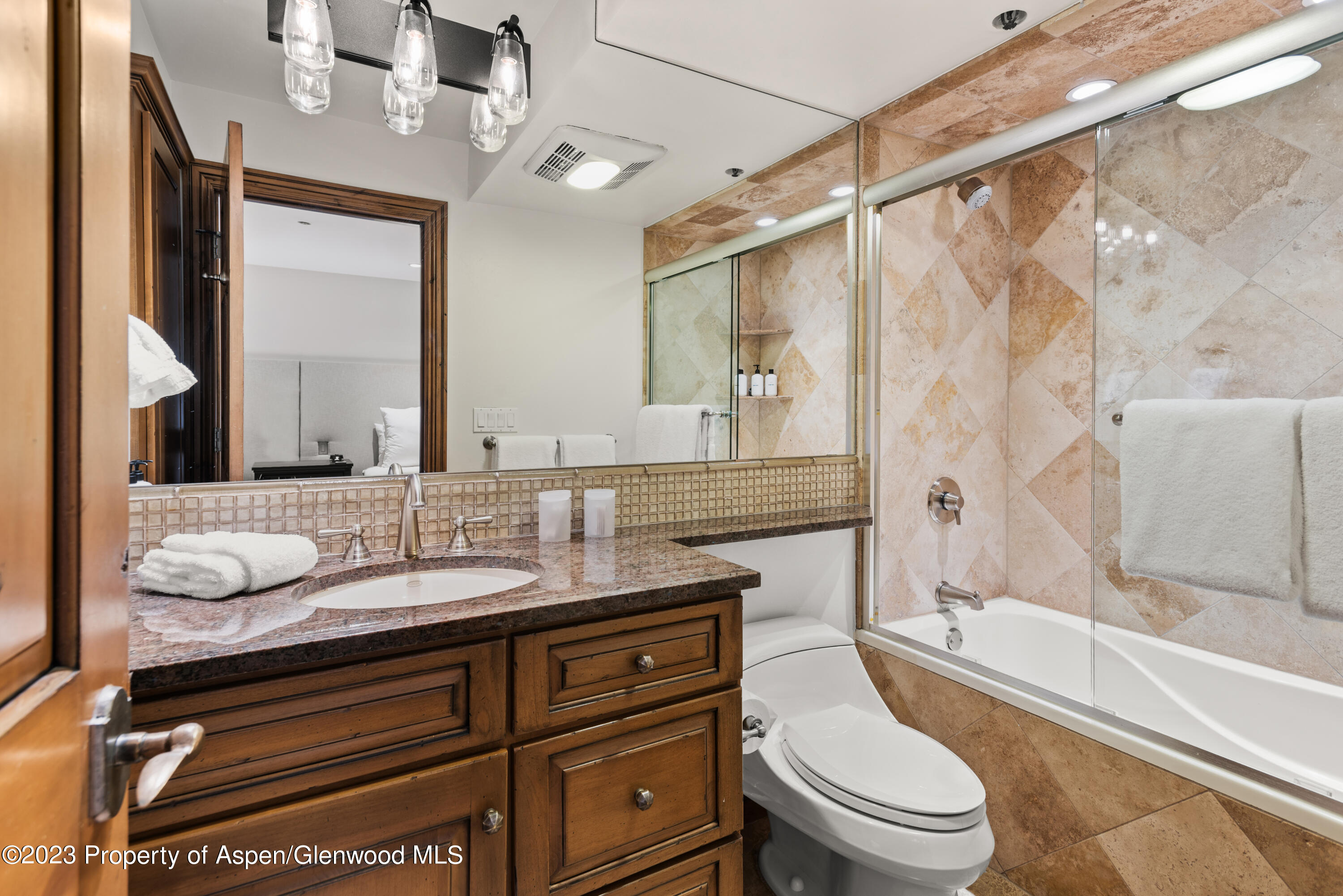 610 S West End Street, H-401