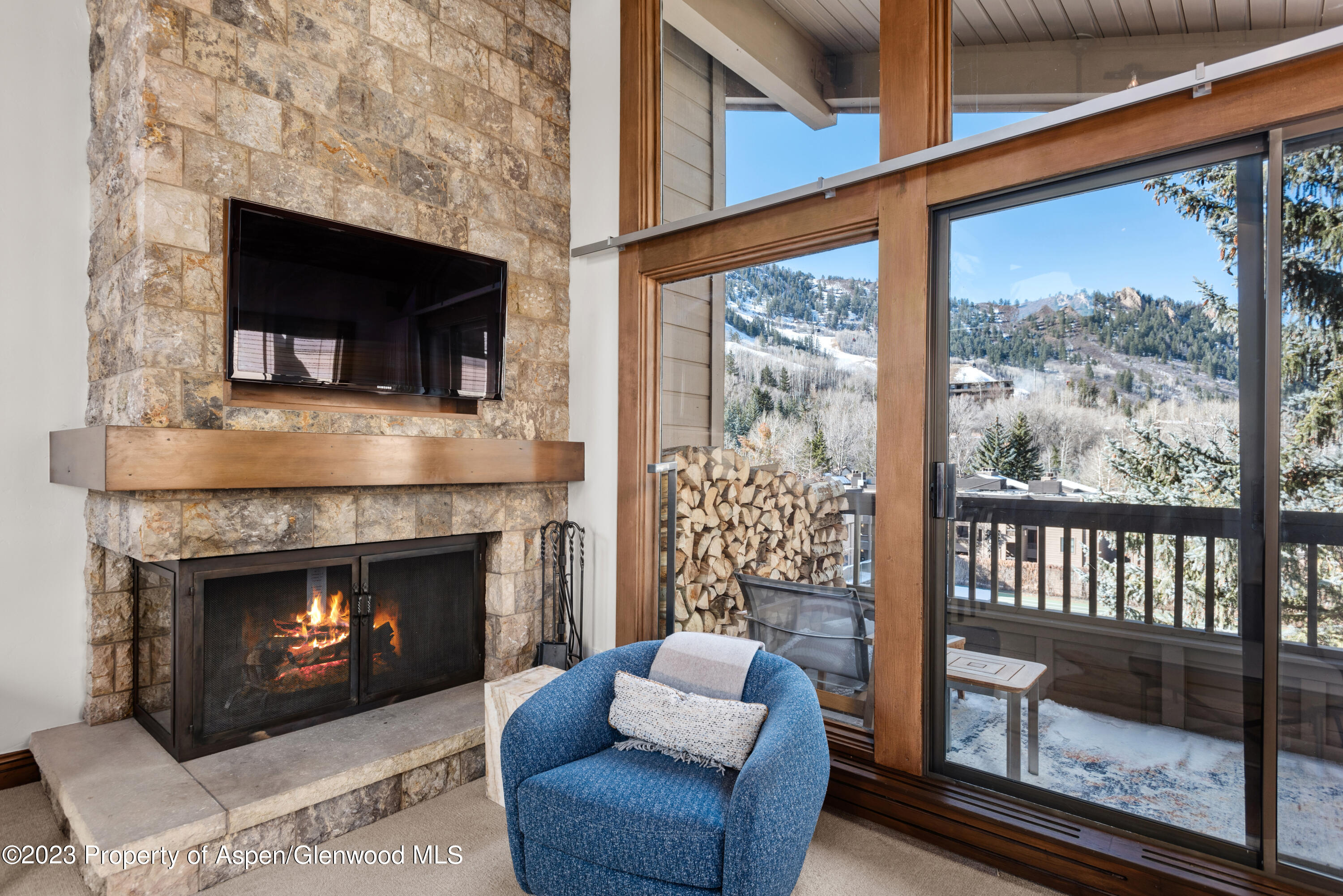 610 S West End Street, H-401