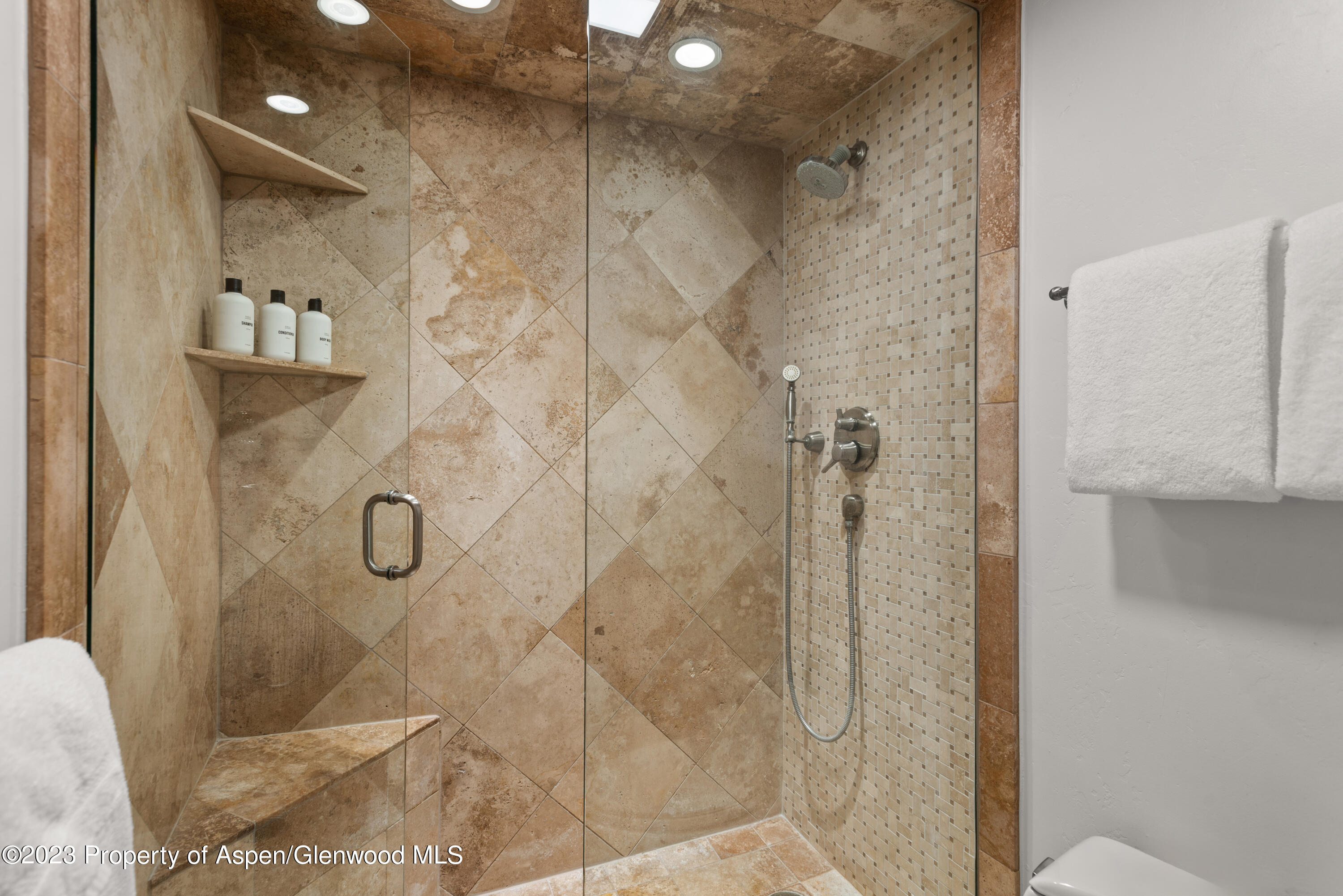 610 S West End Street, H-401