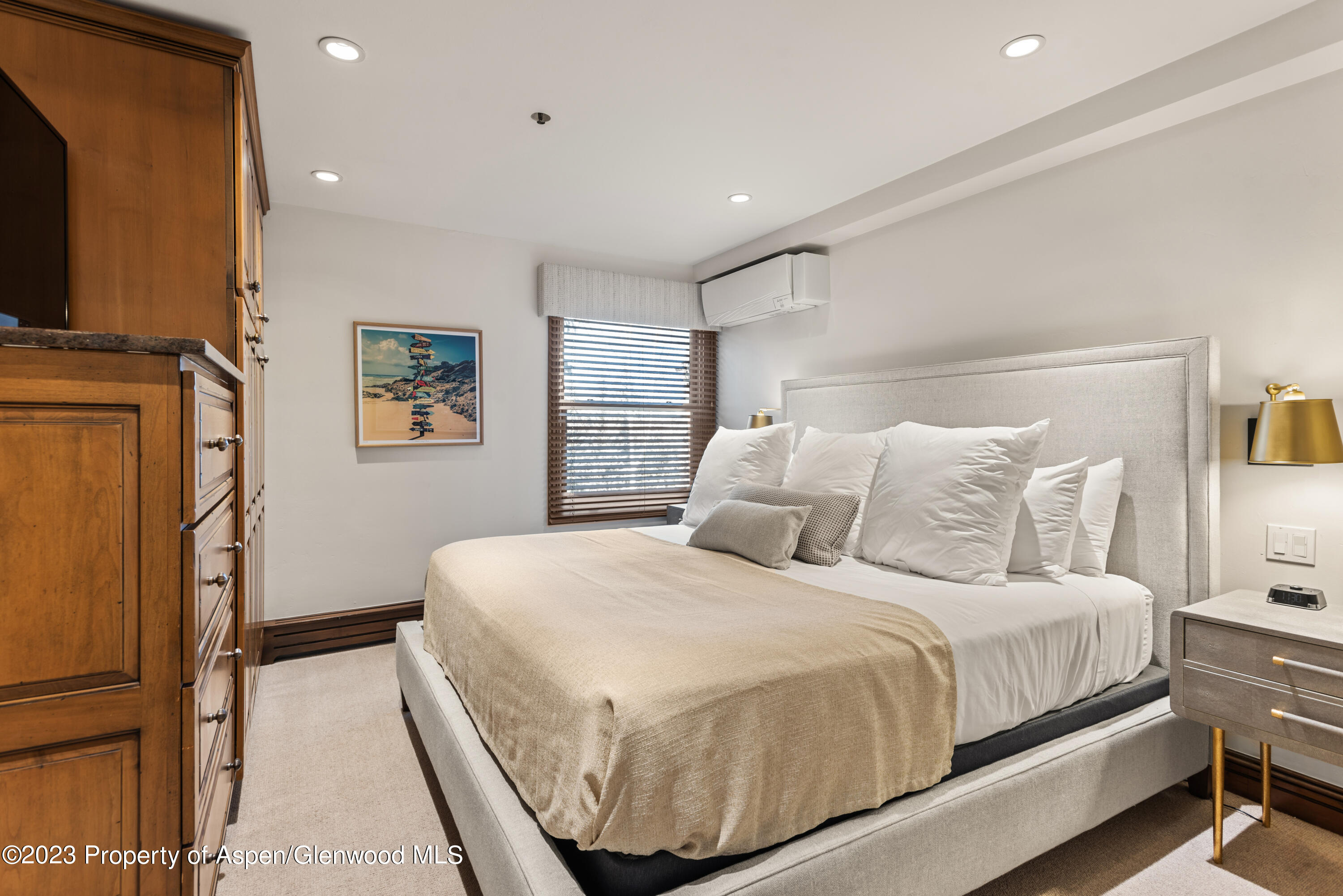 610 S West End Street, H-401