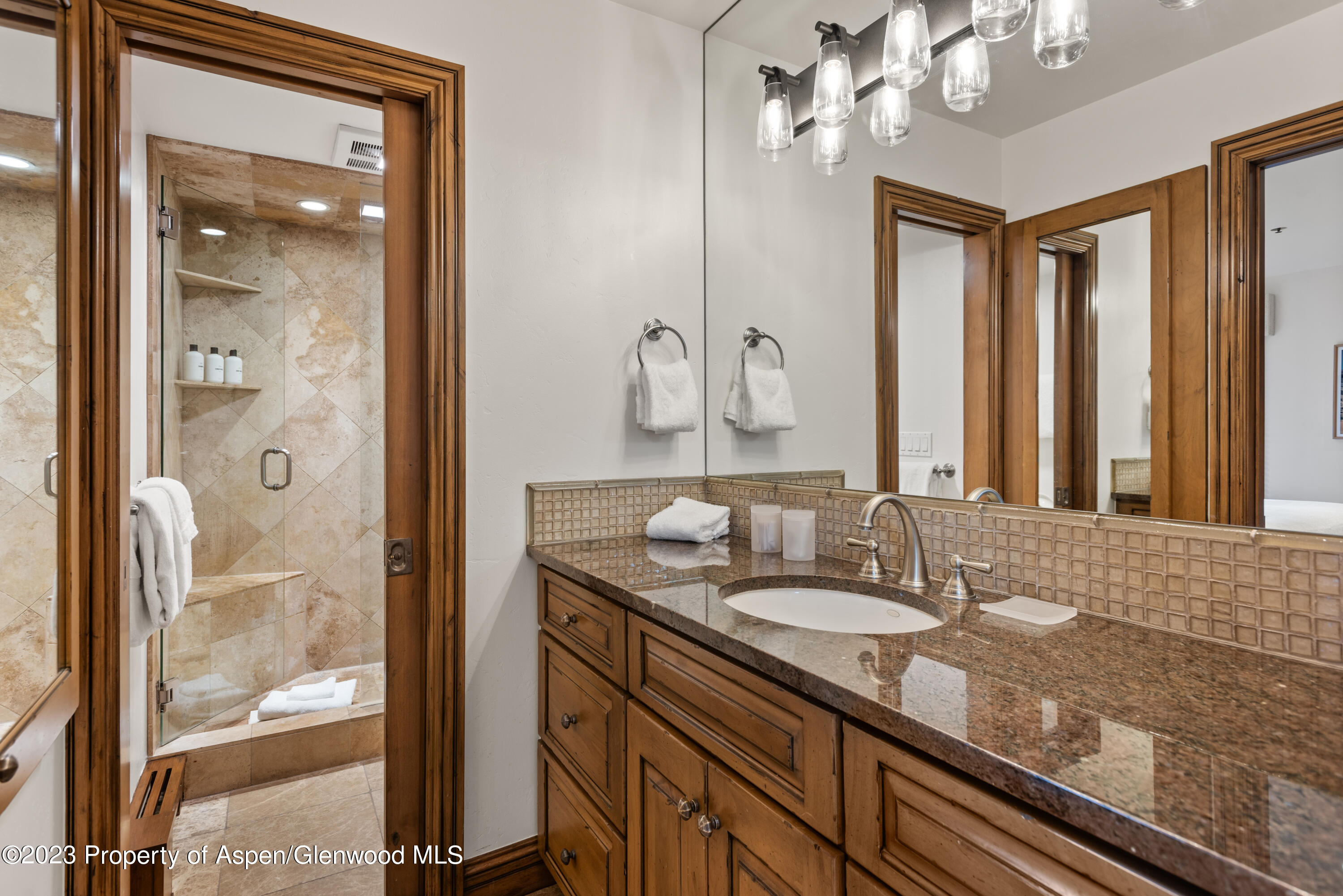 610 S West End Street, H-401