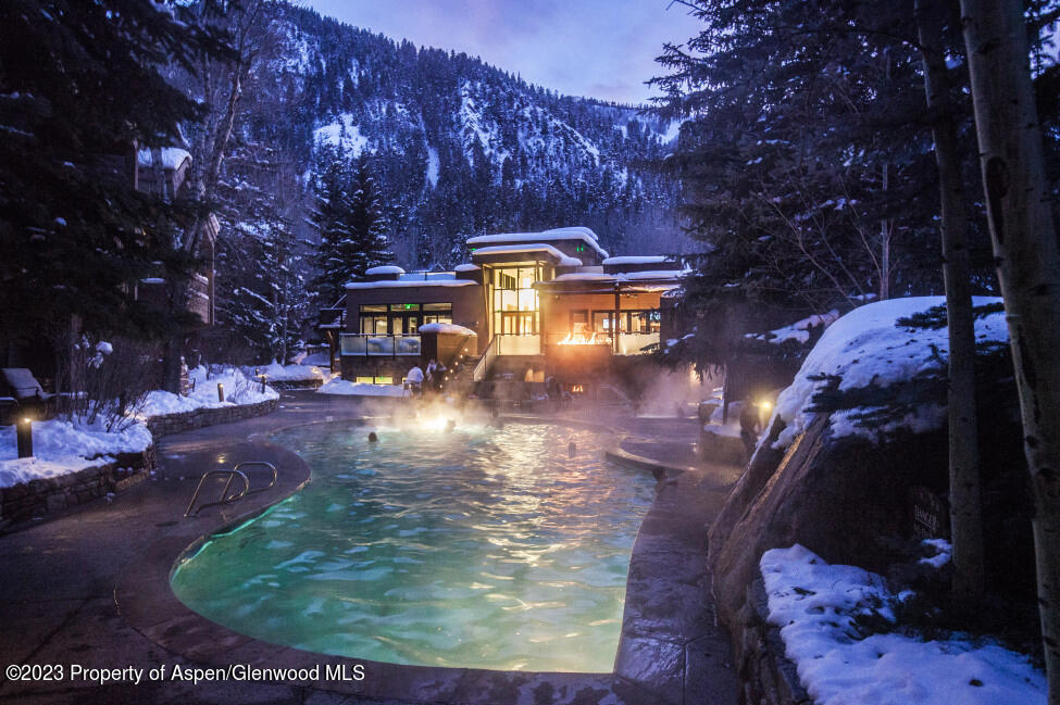 610 S West End Street, H-401