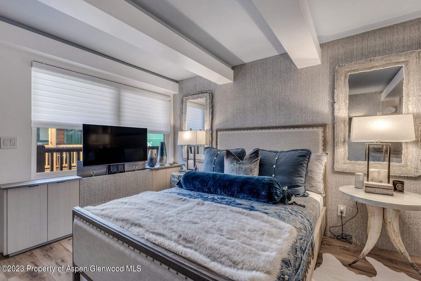 914 WATERS Avenue, 12